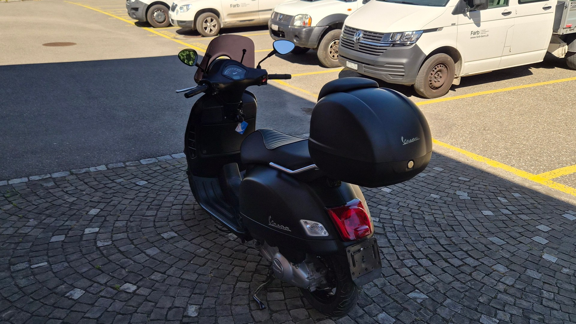 PIAGGIO Vespa GTS 300 Super Notte-image-6