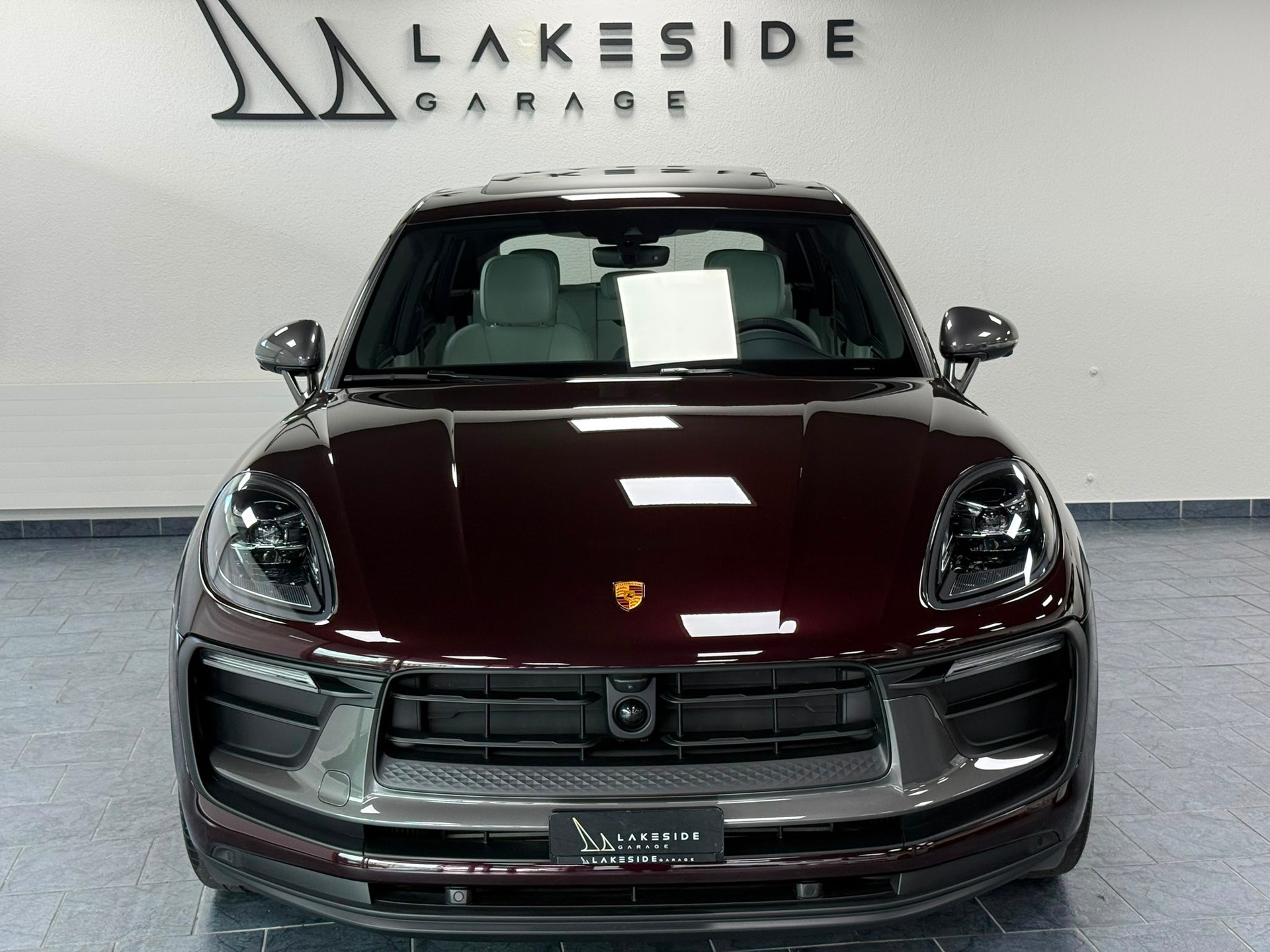 PORSCHE Macan T PDK-showroom-element-1