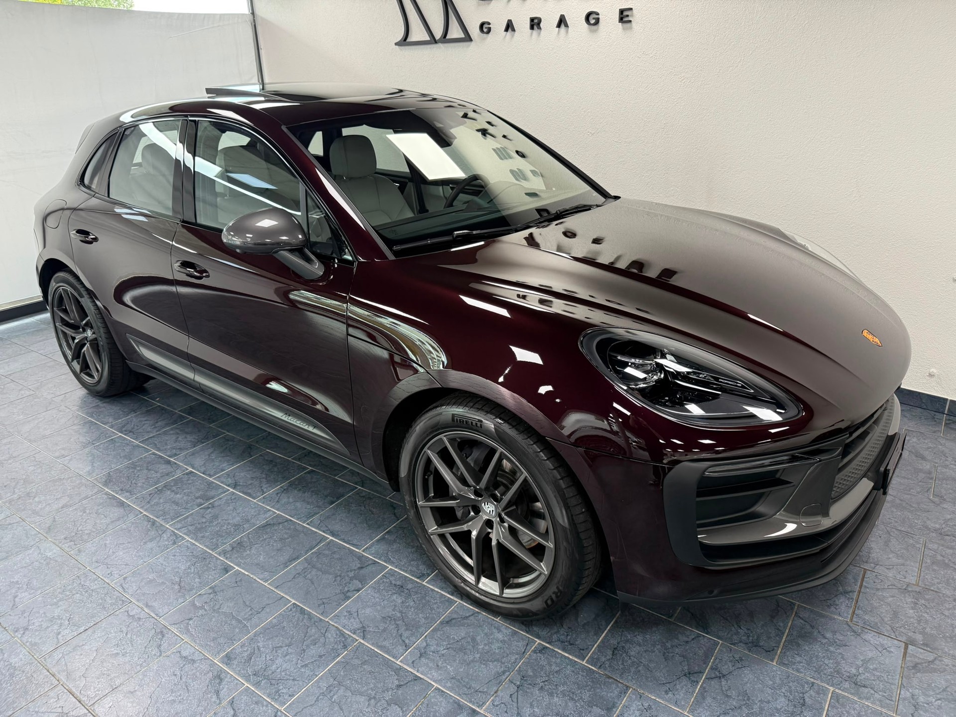 PORSCHE Macan T PDK-showroom-element-2