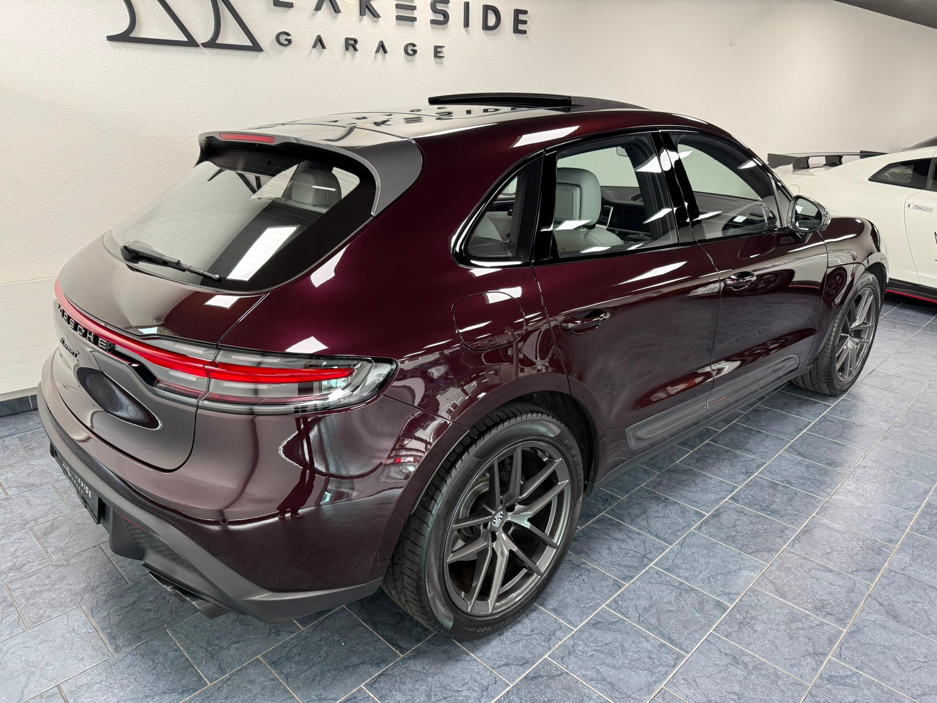 PORSCHE Macan T PDK-showroom-element-3