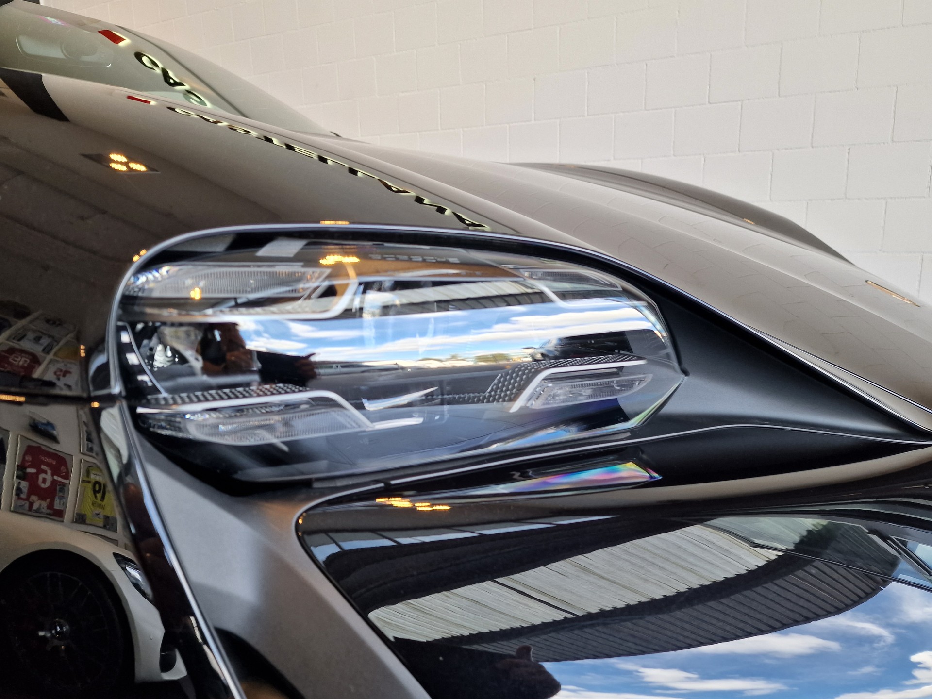 PORSCHE Taycan 4 Cross Turismo-image-19