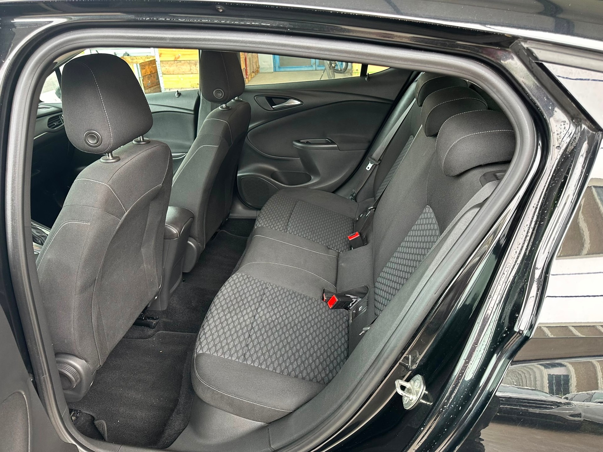 OPEL Astra 1.4i Turbo Enjoy Automatic-image-9