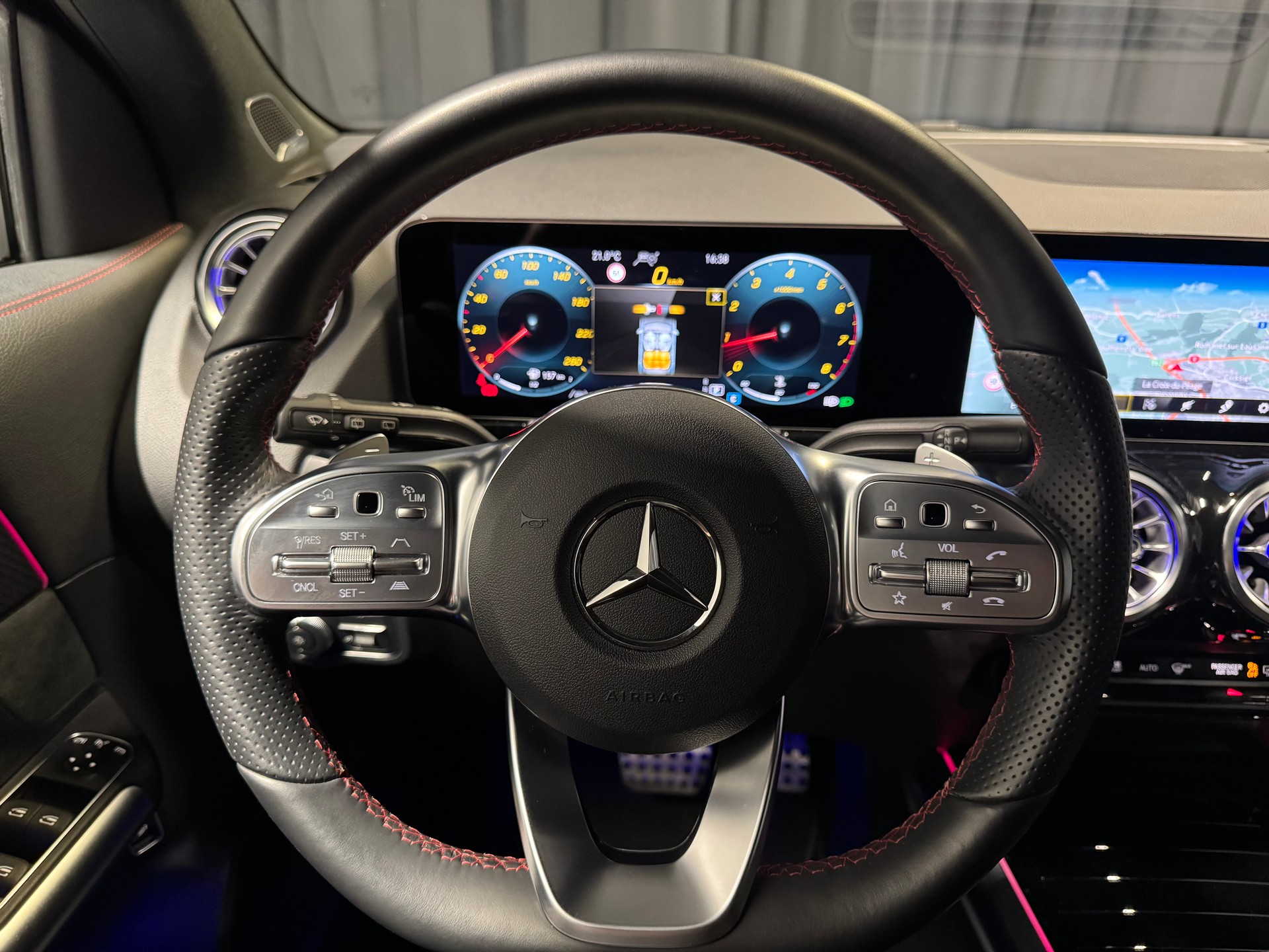 MERCEDES-BENZ GLA 200 4Matic AMG Line 8G-DCT(7)(M)-image-9