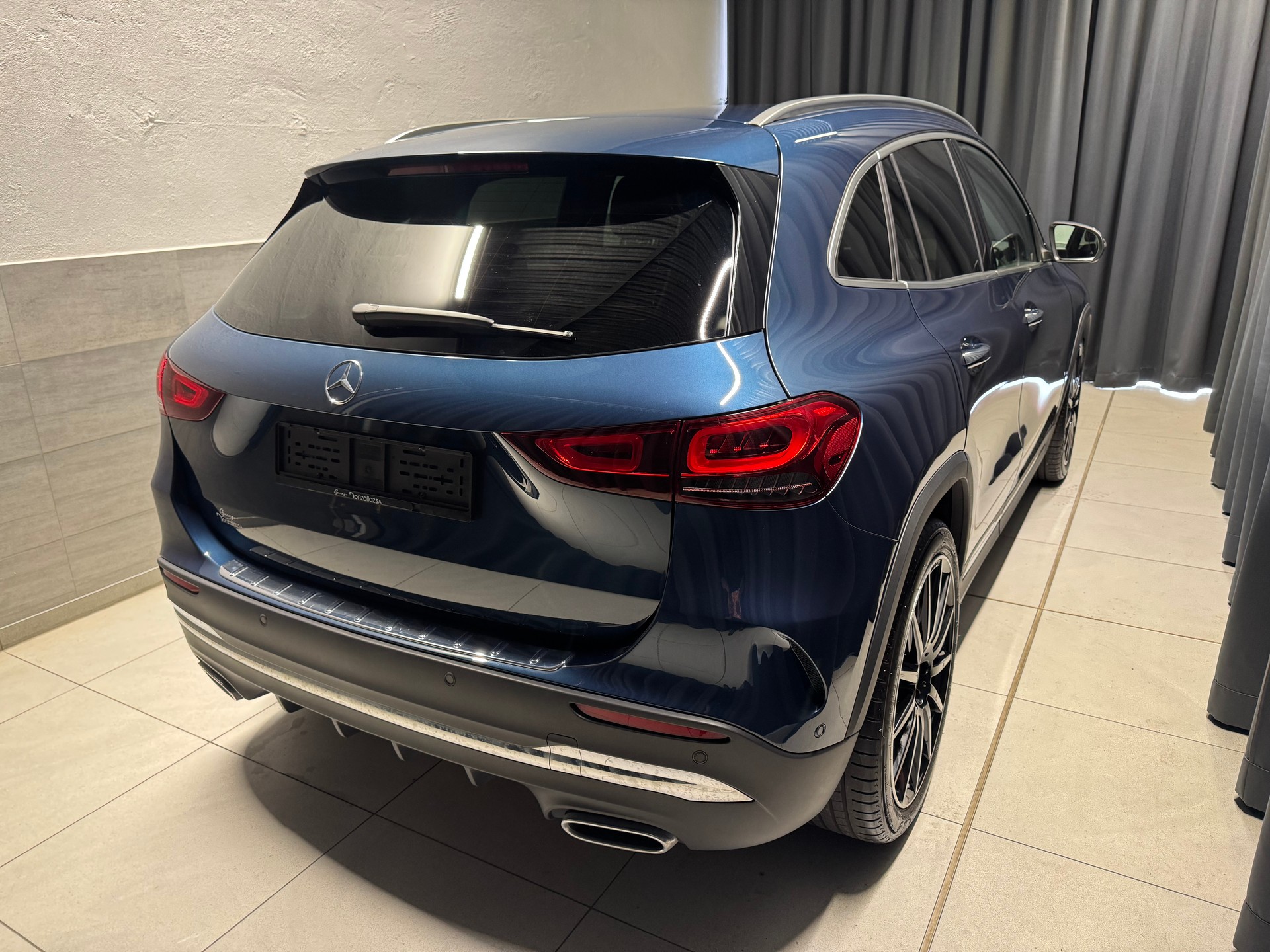 MERCEDES-BENZ GLA 200 4Matic AMG Line 8G-DCT(7)(M)-image-5