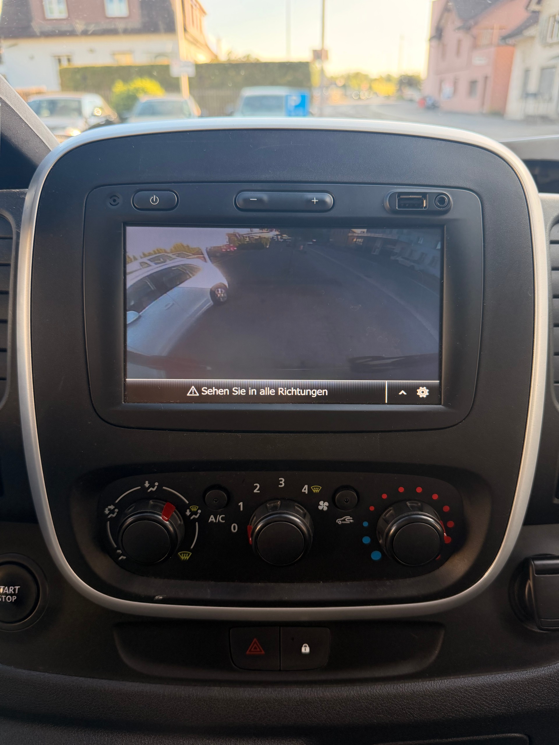 NISSAN NV300 dCi 145 2.9 L1H1 Comfort-image-24