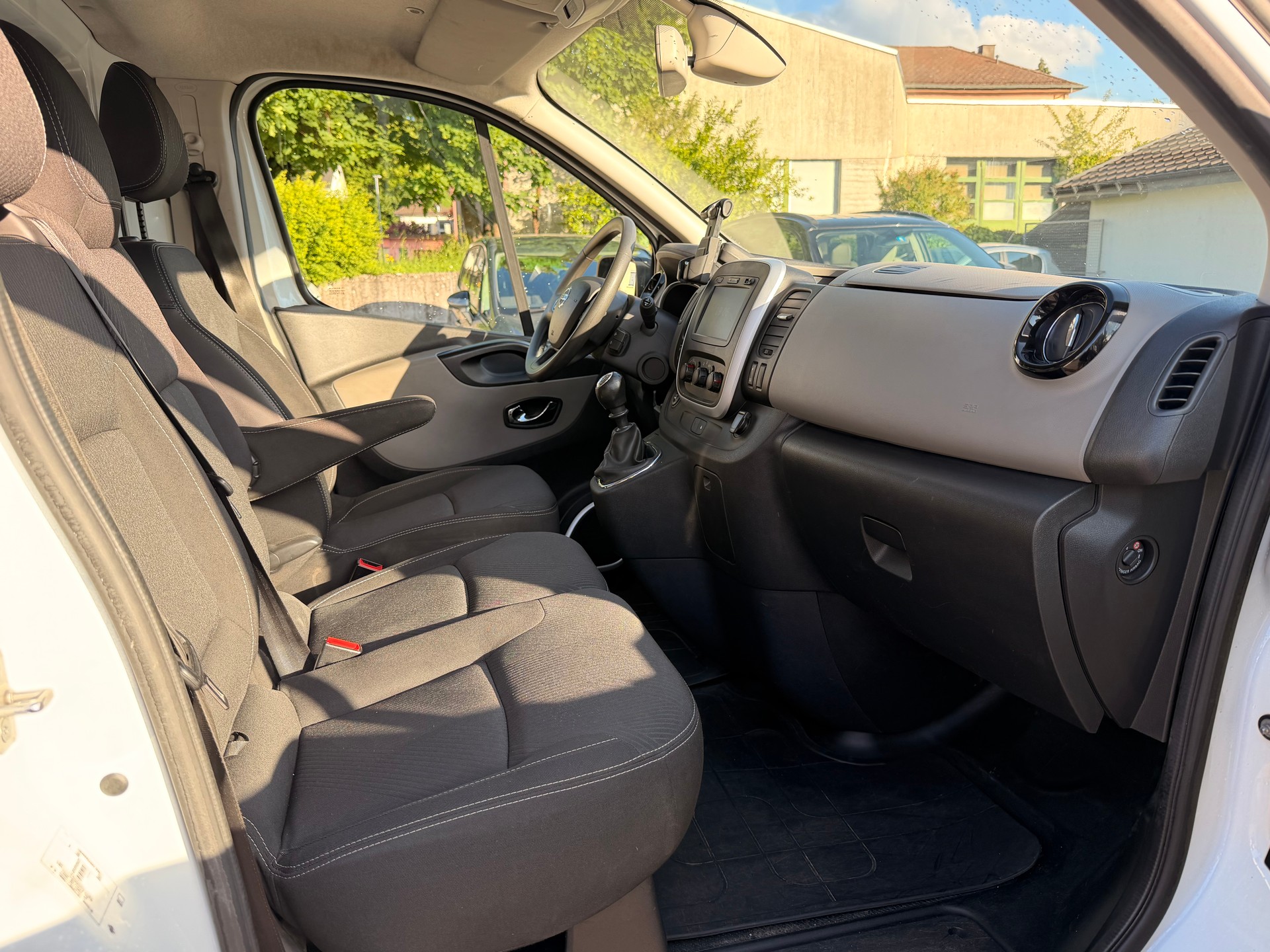 NISSAN NV300 dCi 145 2.9 L1H1 Comfort-image-9