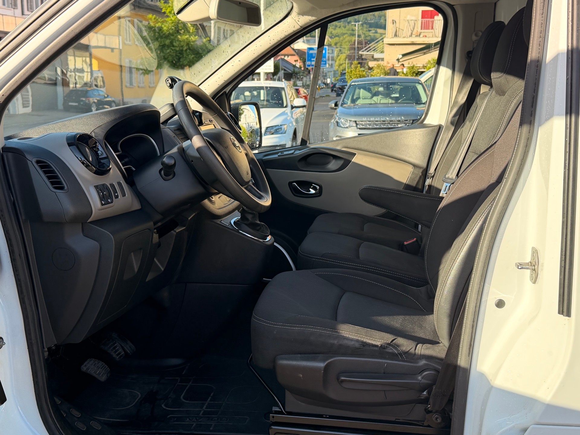 NISSAN NV300 dCi 145 2.9 L1H1 Comfort-image-13