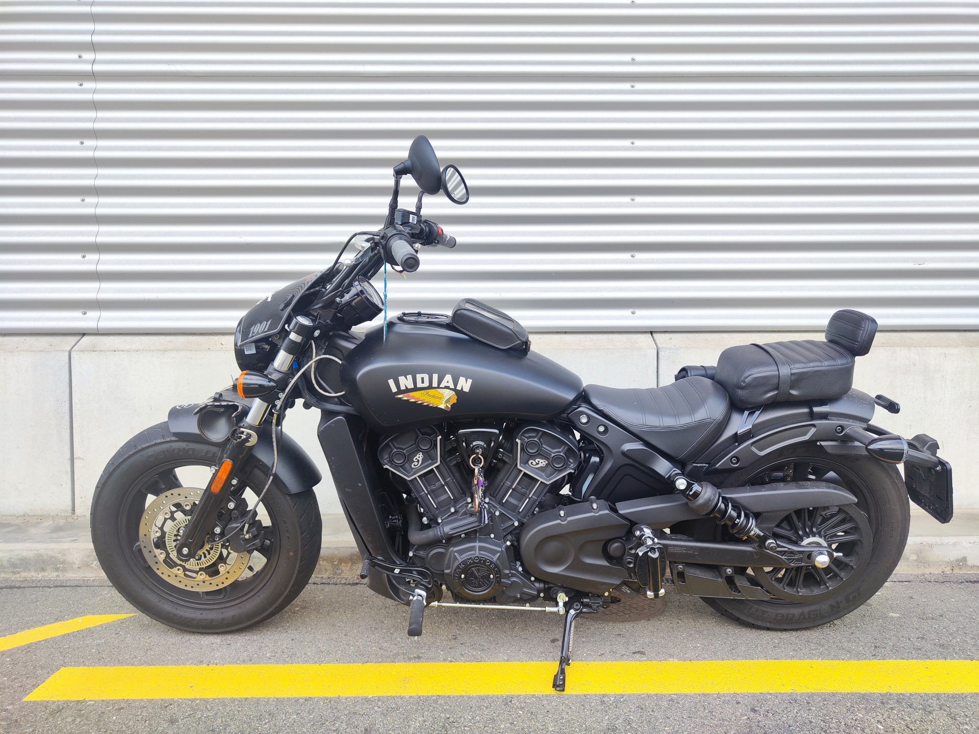 INDIAN Scout Sixty Bobber ABS-showroom-element-1