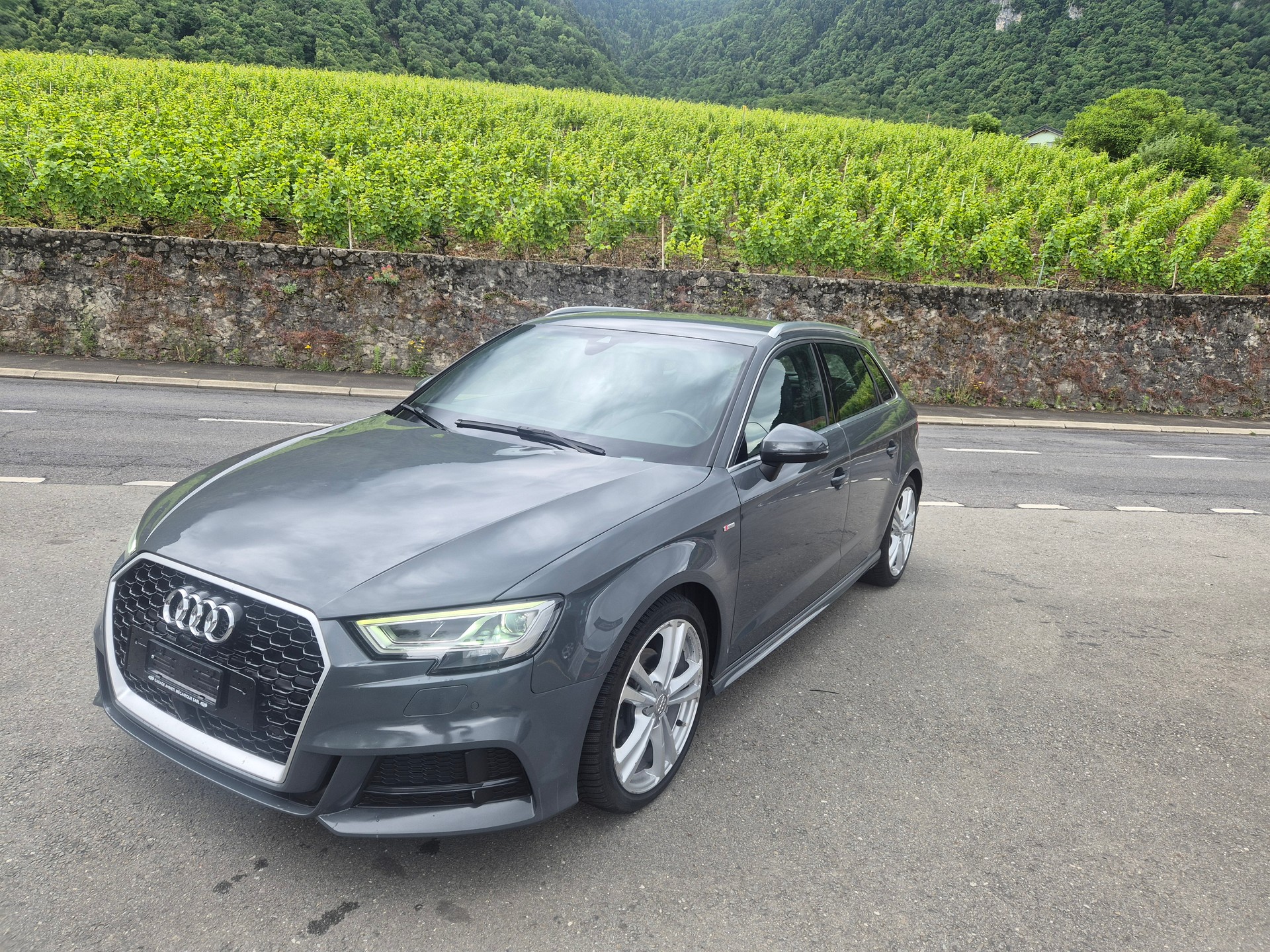 AUDI A3 Sportback 2.0 TDI Sport S-tronic S-line-image-2