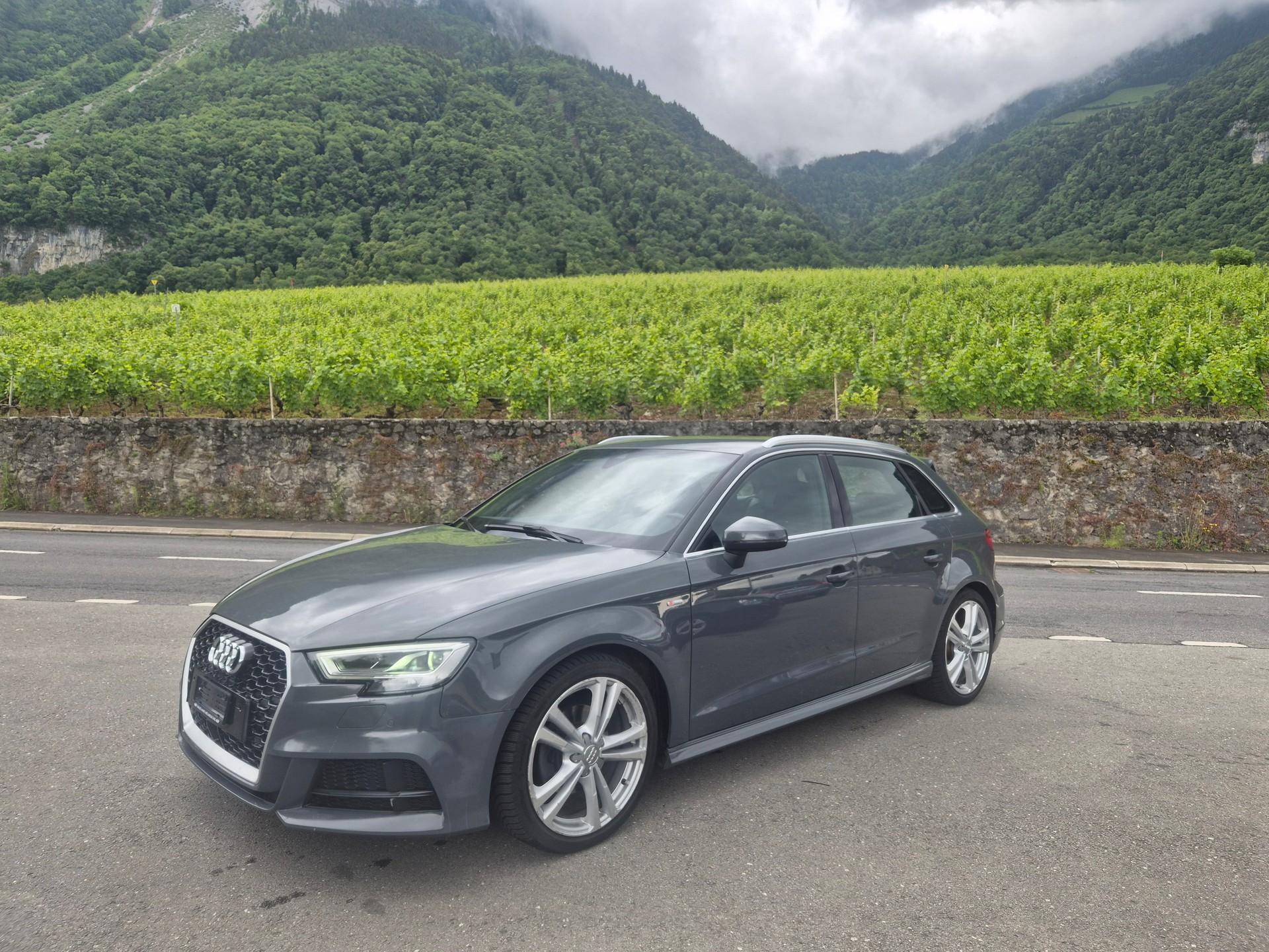 AUDI A3 Sportback 2.0 TDI Sport S-tronic S-line-image-6