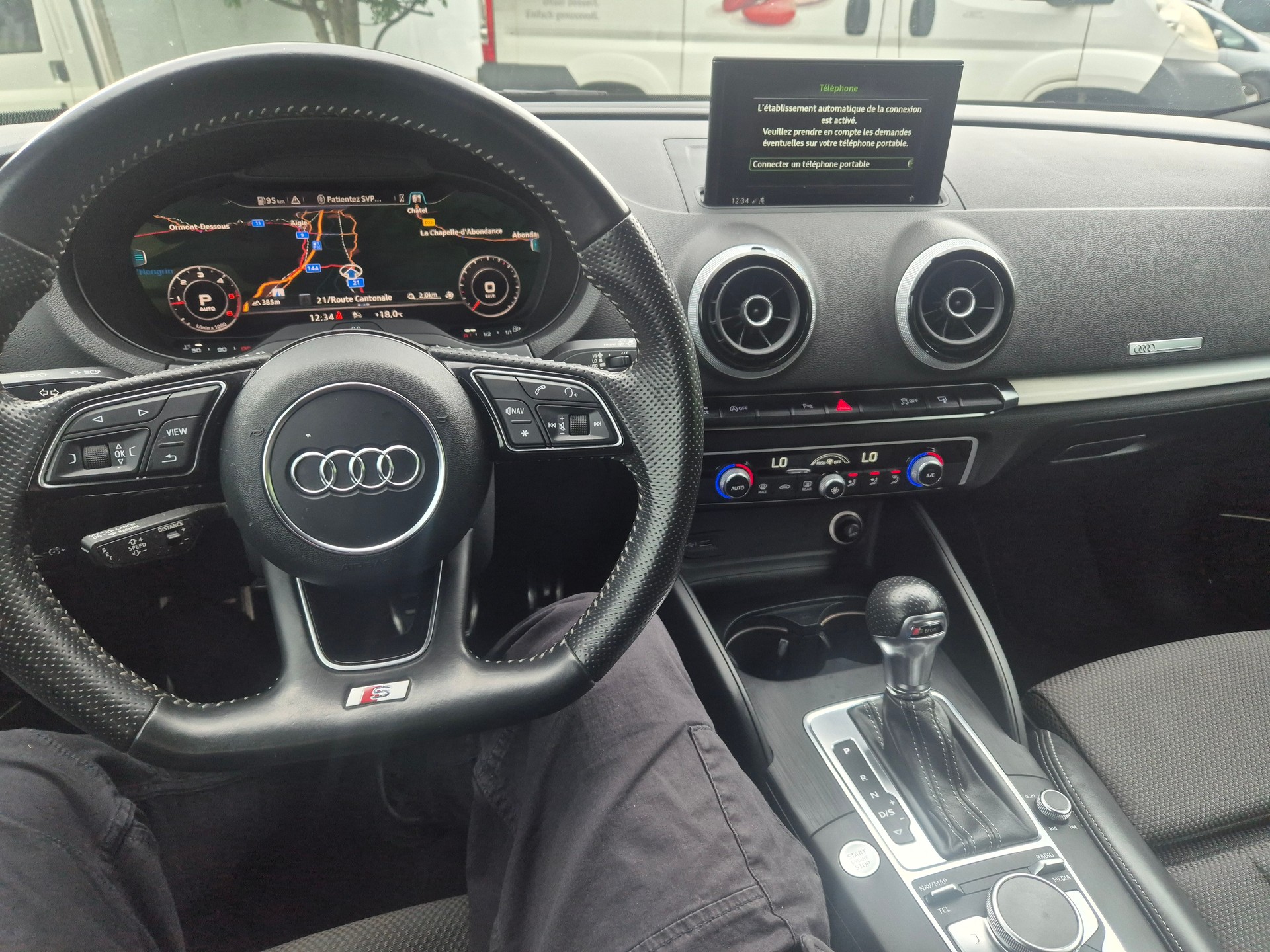 AUDI A3 Sportback 2.0 TDI Sport S-tronic S-line-image-9