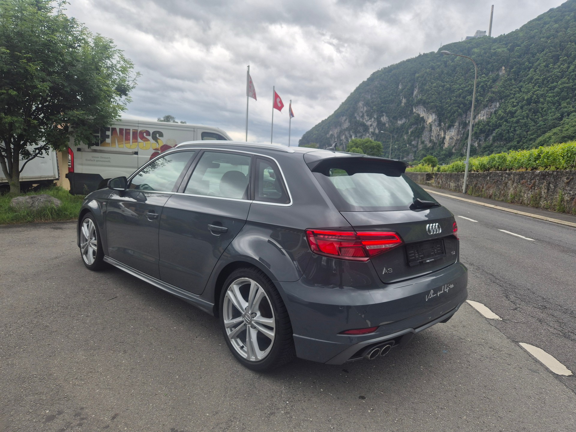 AUDI A3 Sportback 2.0 TDI Sport S-tronic S-line-image-5