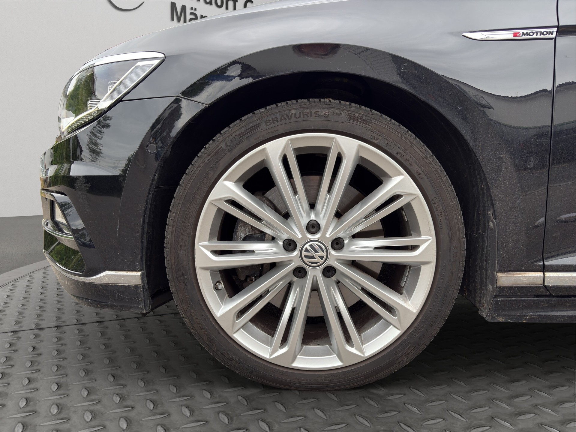 VW Passat Variant 2.0 TDI BMT Sport DSG 4Motion-image-12