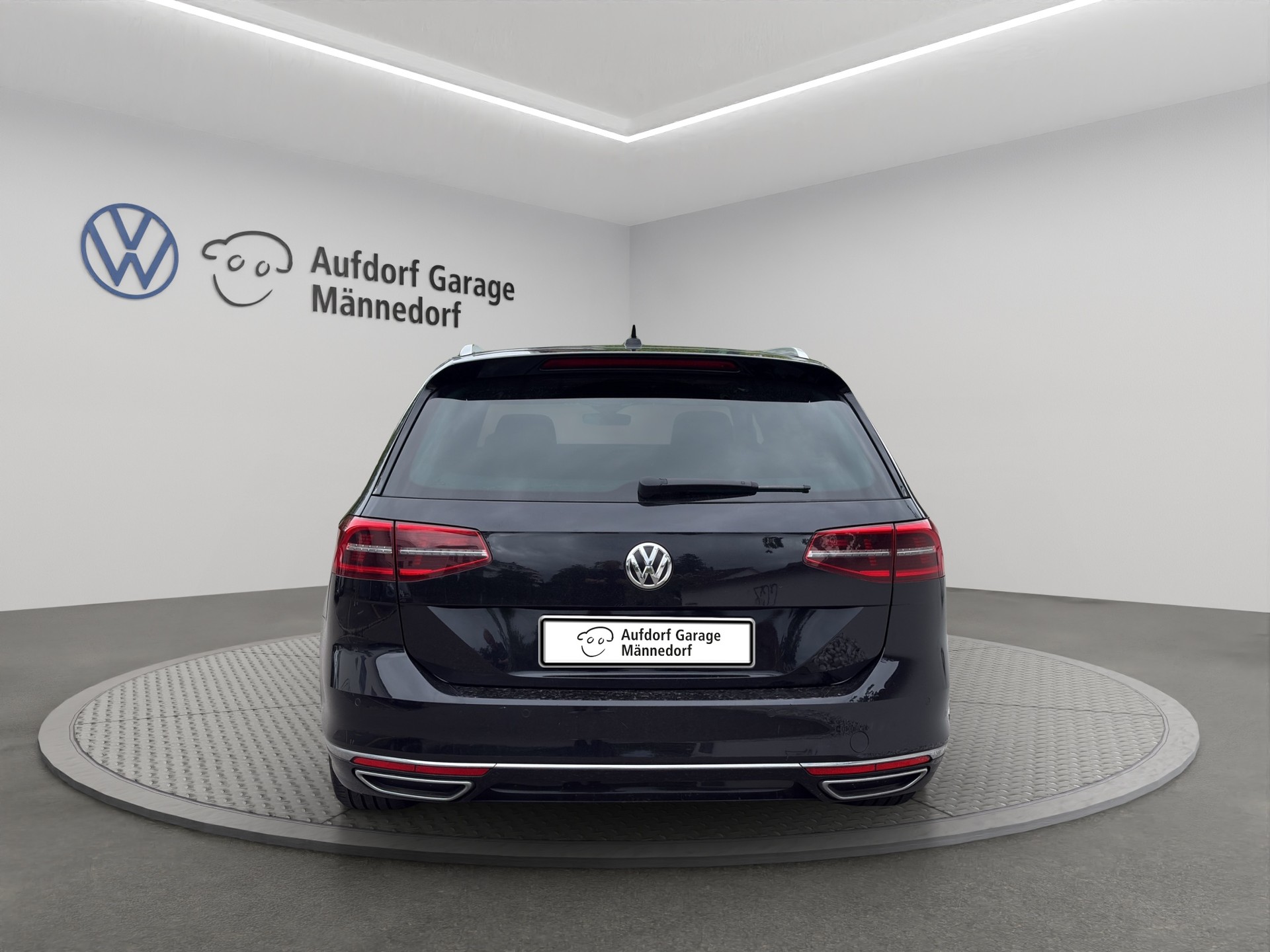 VW Passat Variant 2.0 TDI BMT Sport DSG 4Motion-image-4