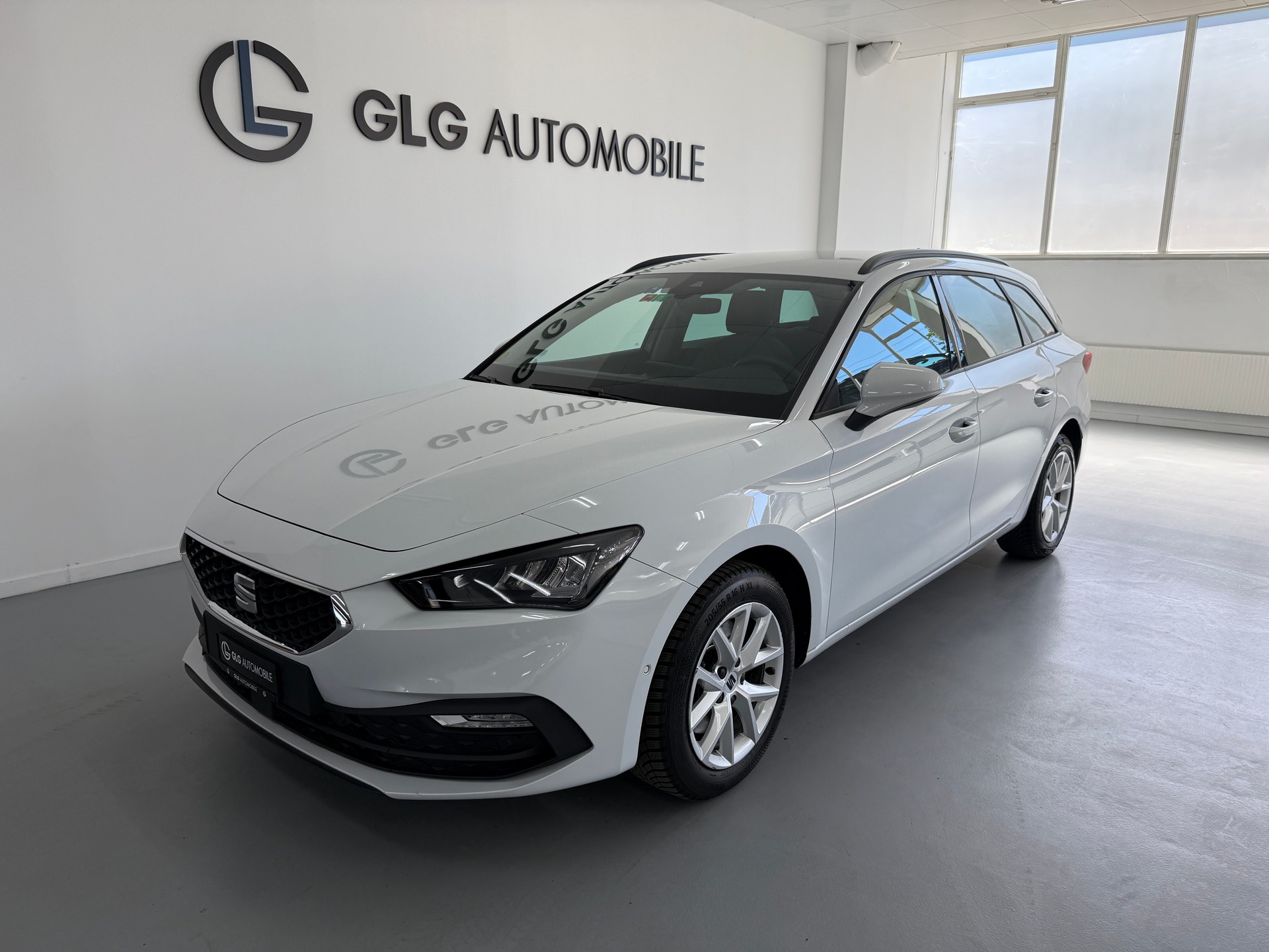 SEAT Leon ST 2.0 TDI EVO DSG Style-image-0