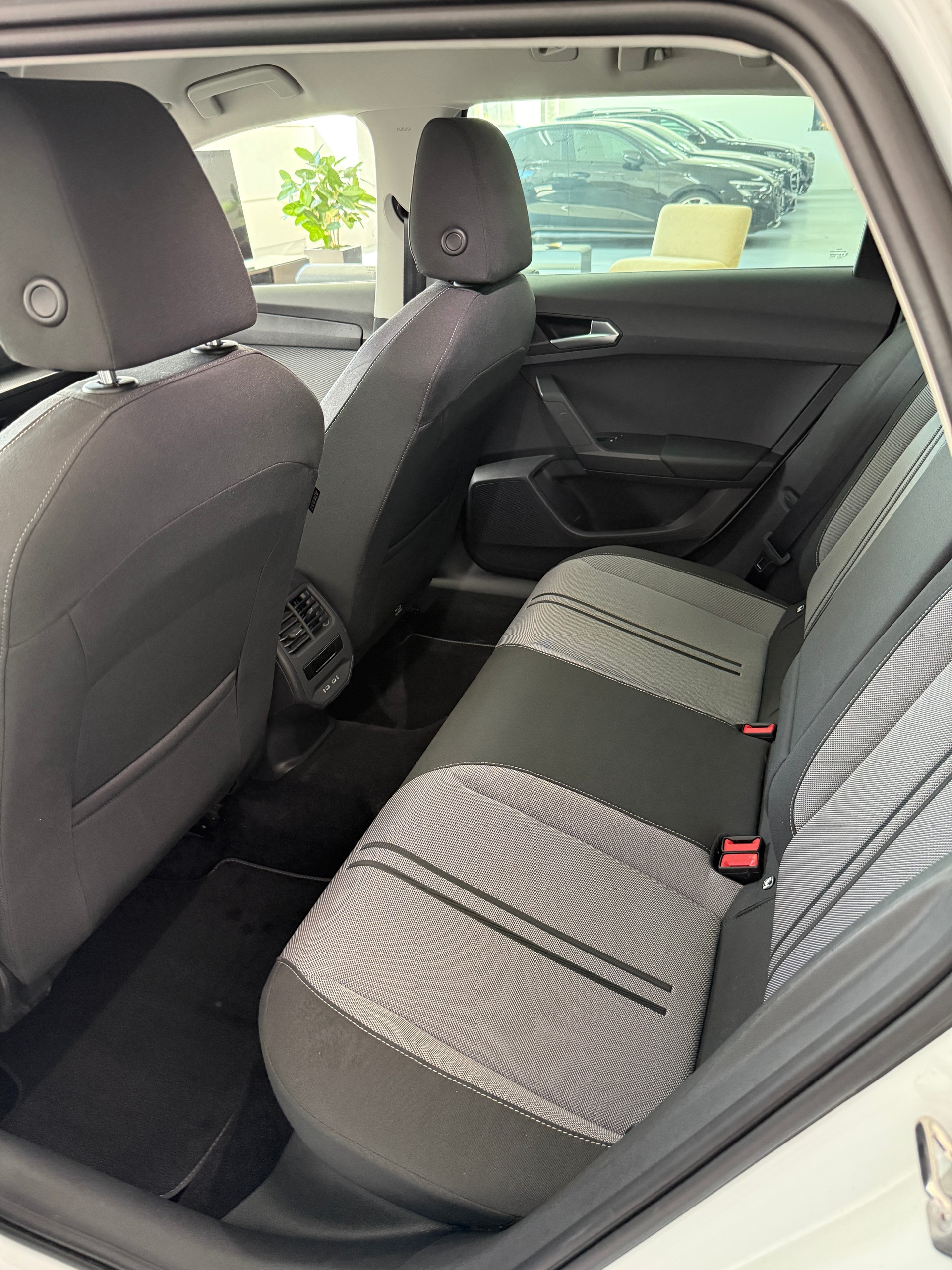 SEAT Leon ST 2.0 TDI EVO DSG Style-image-11