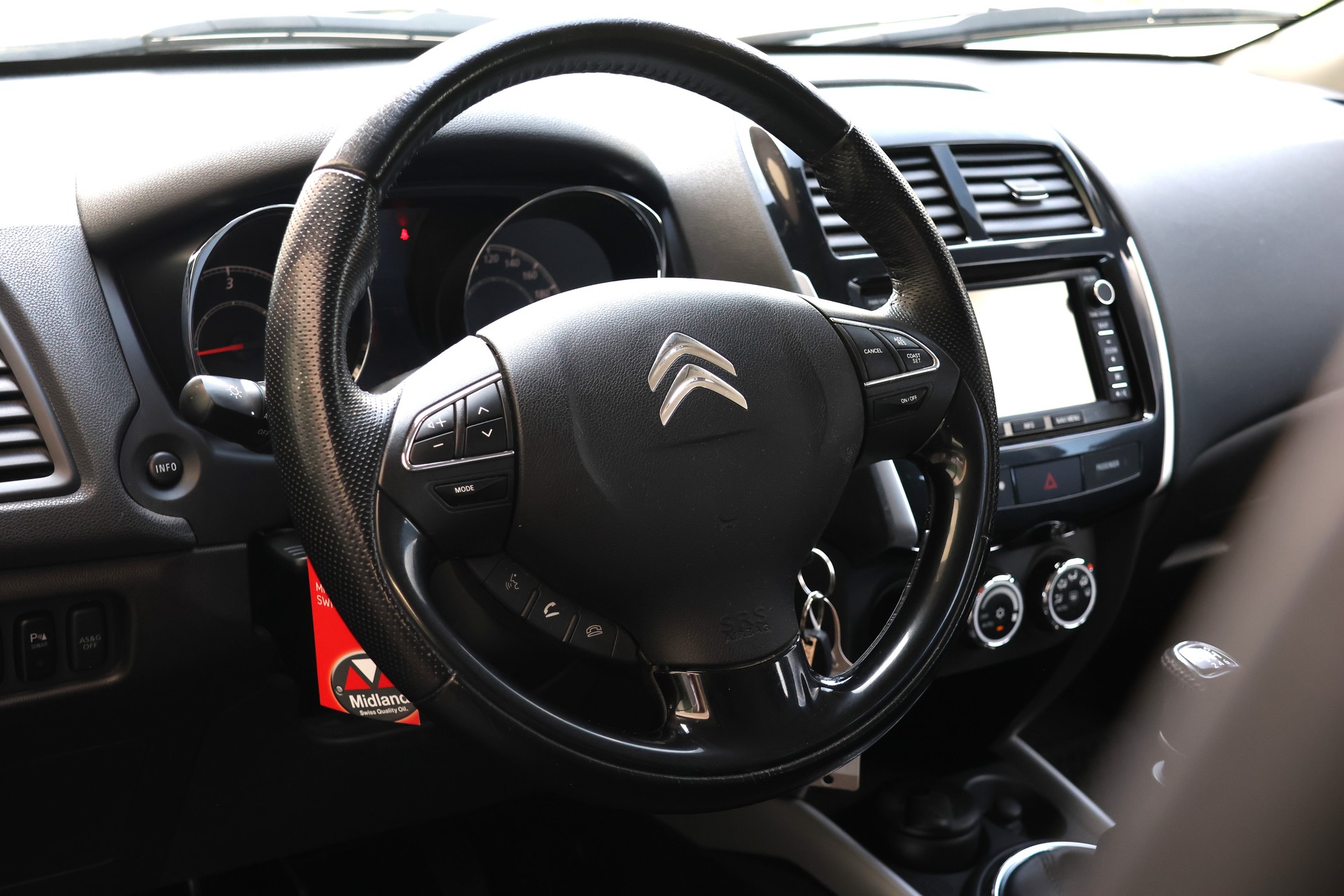 CITROEN C4 Aircross 1.6 HDi Exclusive 4WD-image-12