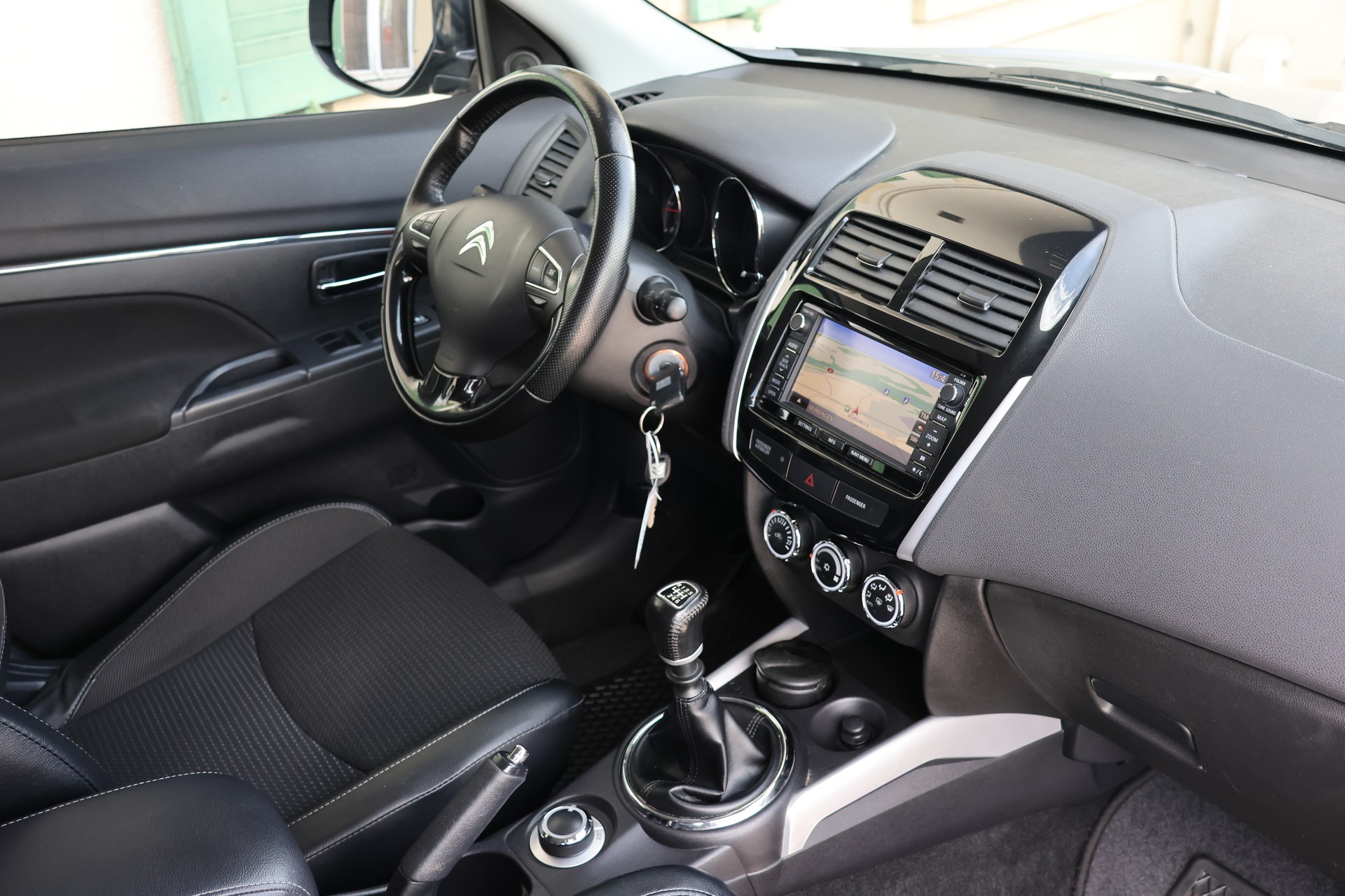 CITROEN C4 Aircross 1.6 HDi Exclusive 4WD-image-8
