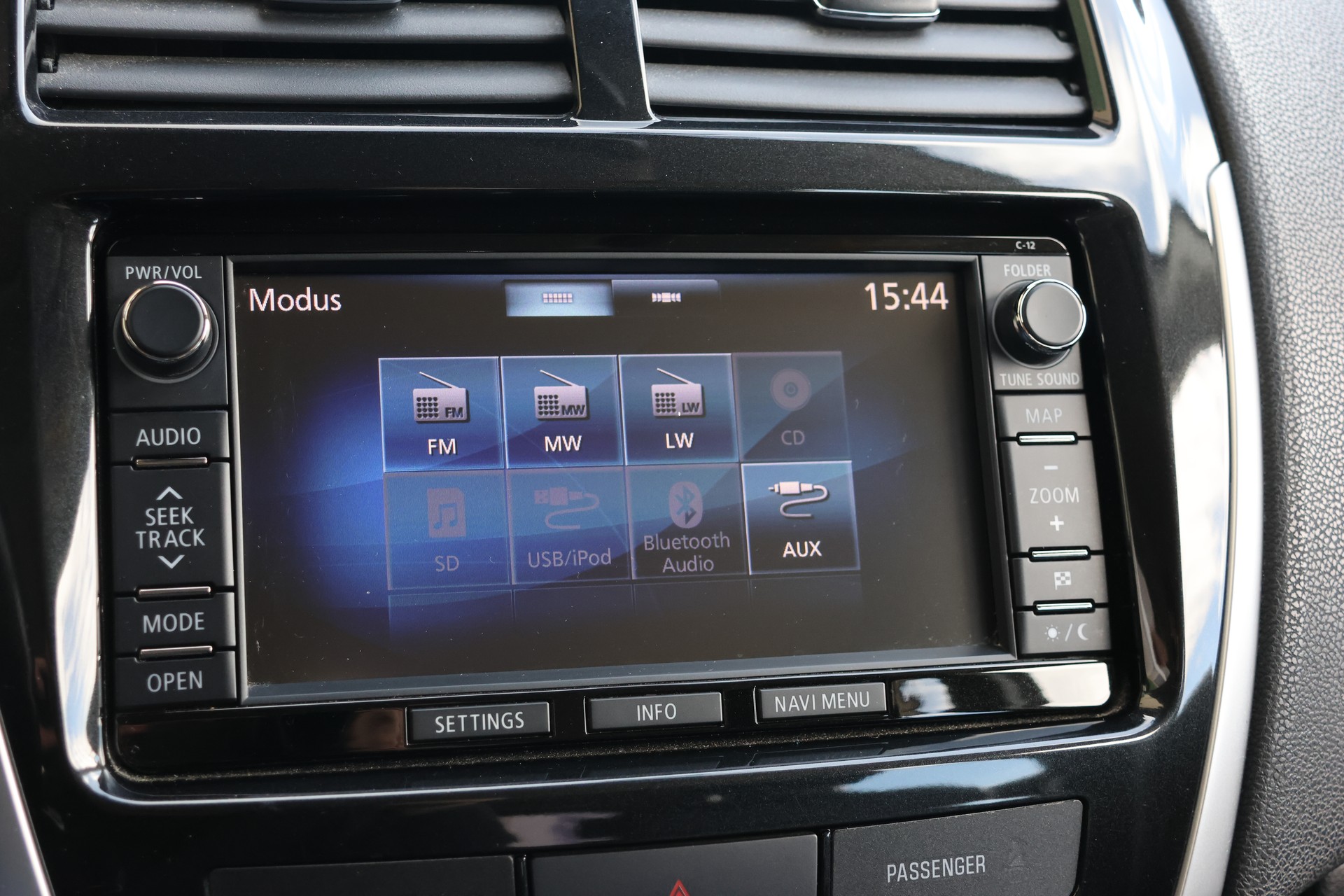 CITROEN C4 Aircross 1.6 HDi Exclusive 4WD-image-19