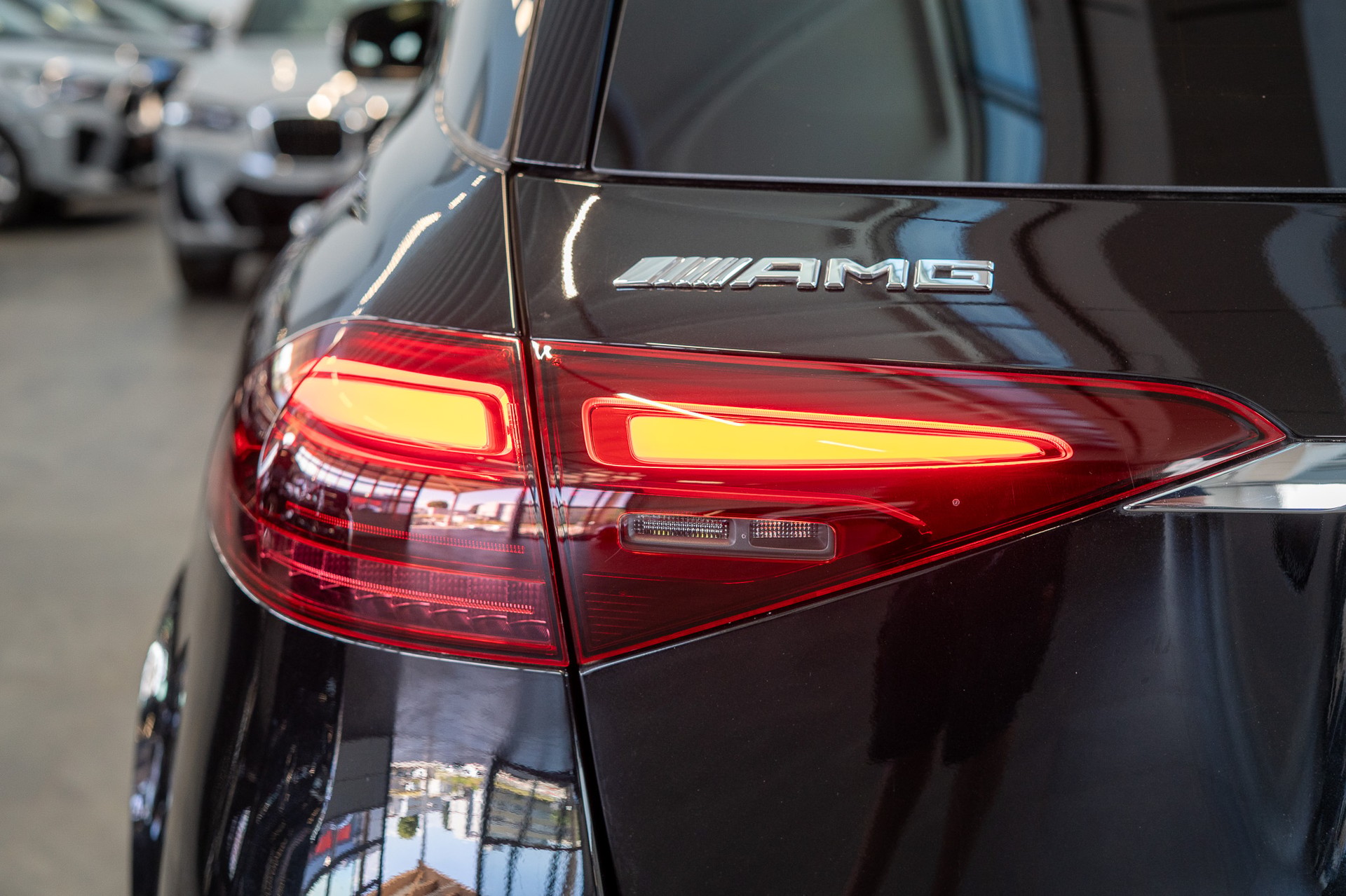 MERCEDES-BENZ GLE 53 AMG 4matic+ / Panorama / Burmester / 360°Kamera-image-5