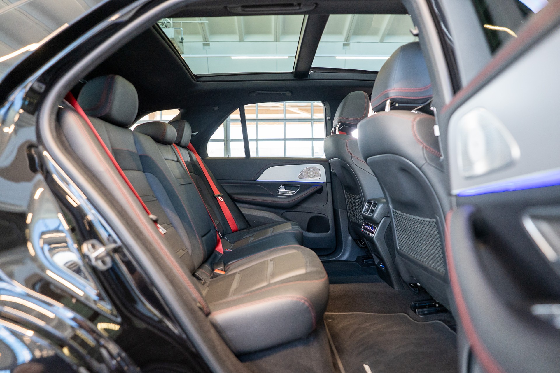 MERCEDES-BENZ GLE 53 AMG 4matic+ / Panorama / Burmester / 360°Kamera-image-14