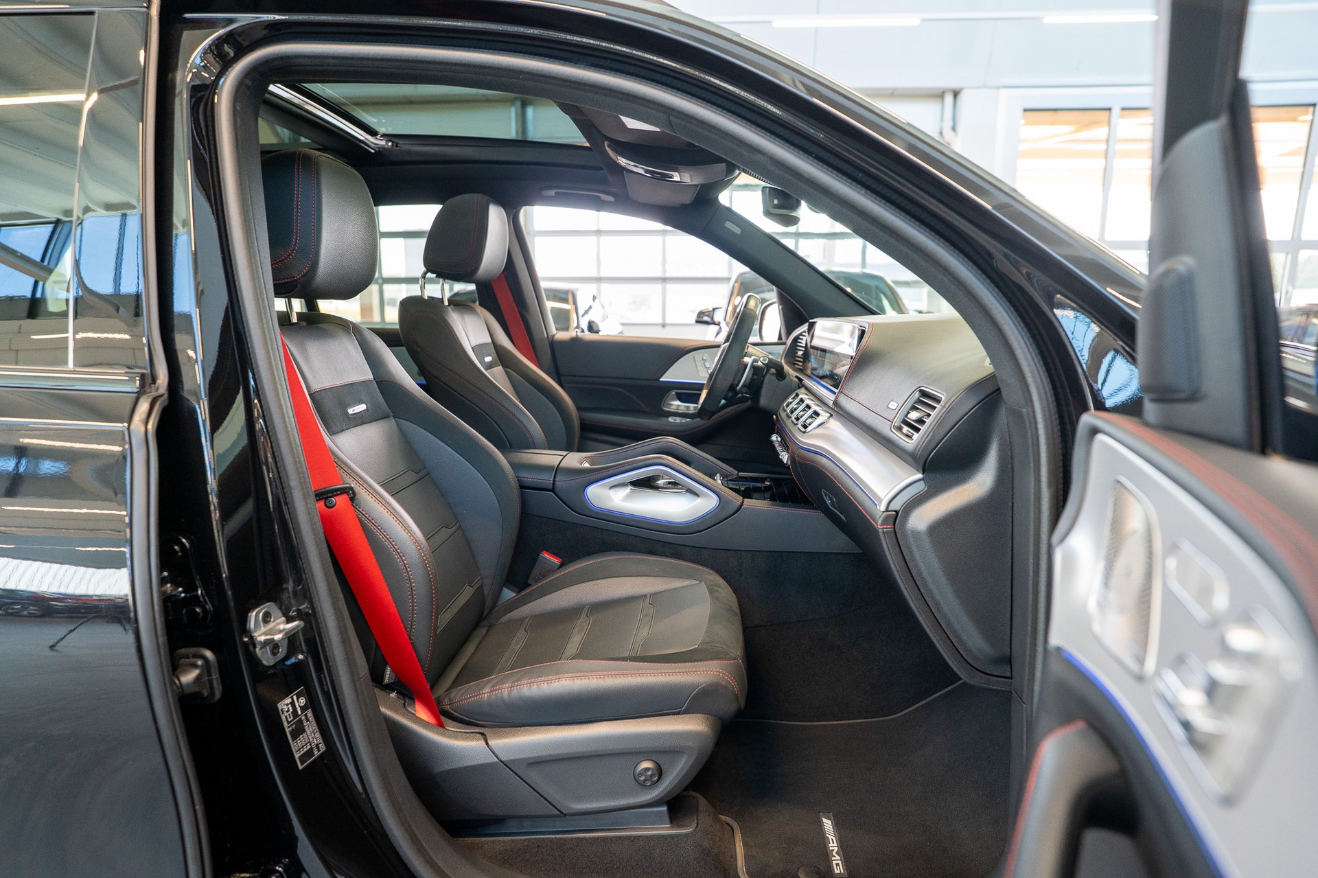 MERCEDES-BENZ GLE 53 AMG 4matic+ / Panorama / Burmester / 360°Kamera-image-15