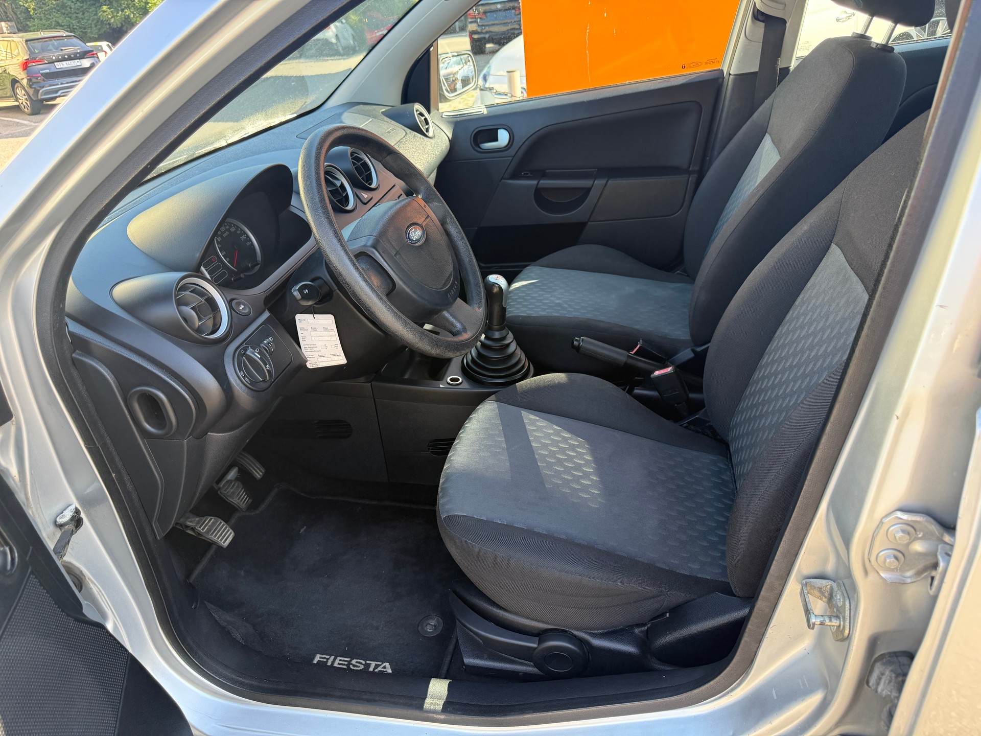 FORD Fiesta 1.4 16V Trend-image-3