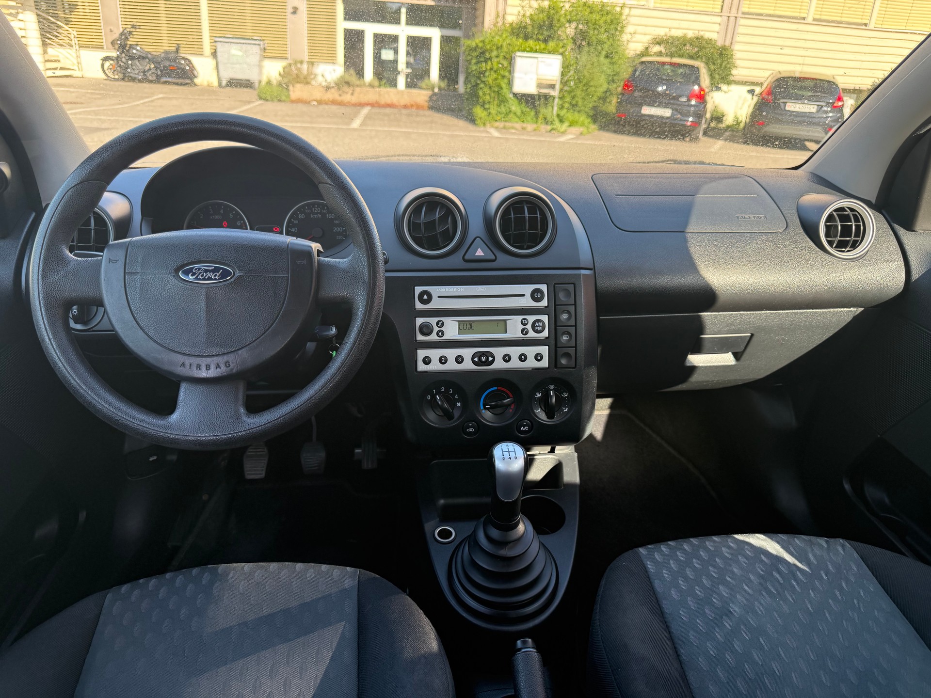 FORD Fiesta 1.4 16V Trend-image-5