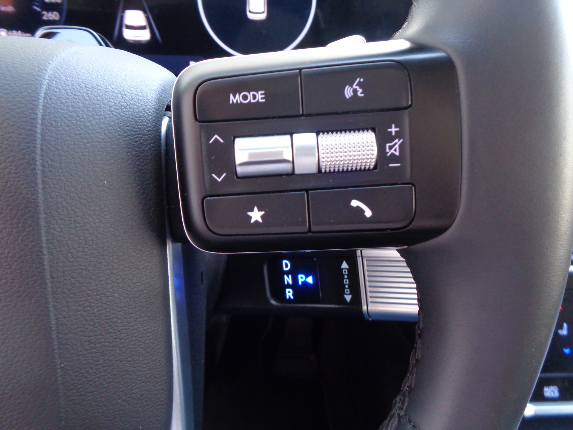 HYUNDAI Santa Fe 1.6 T-GDi HEV Vertex 4WD Automatic-image-24