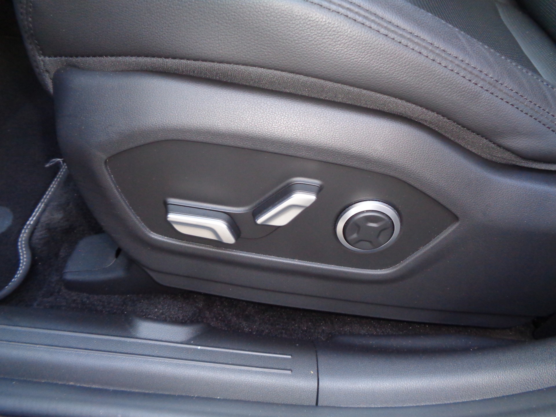 HYUNDAI Santa Fe 1.6 T-GDi HEV Vertex 4WD Automatic-image-17