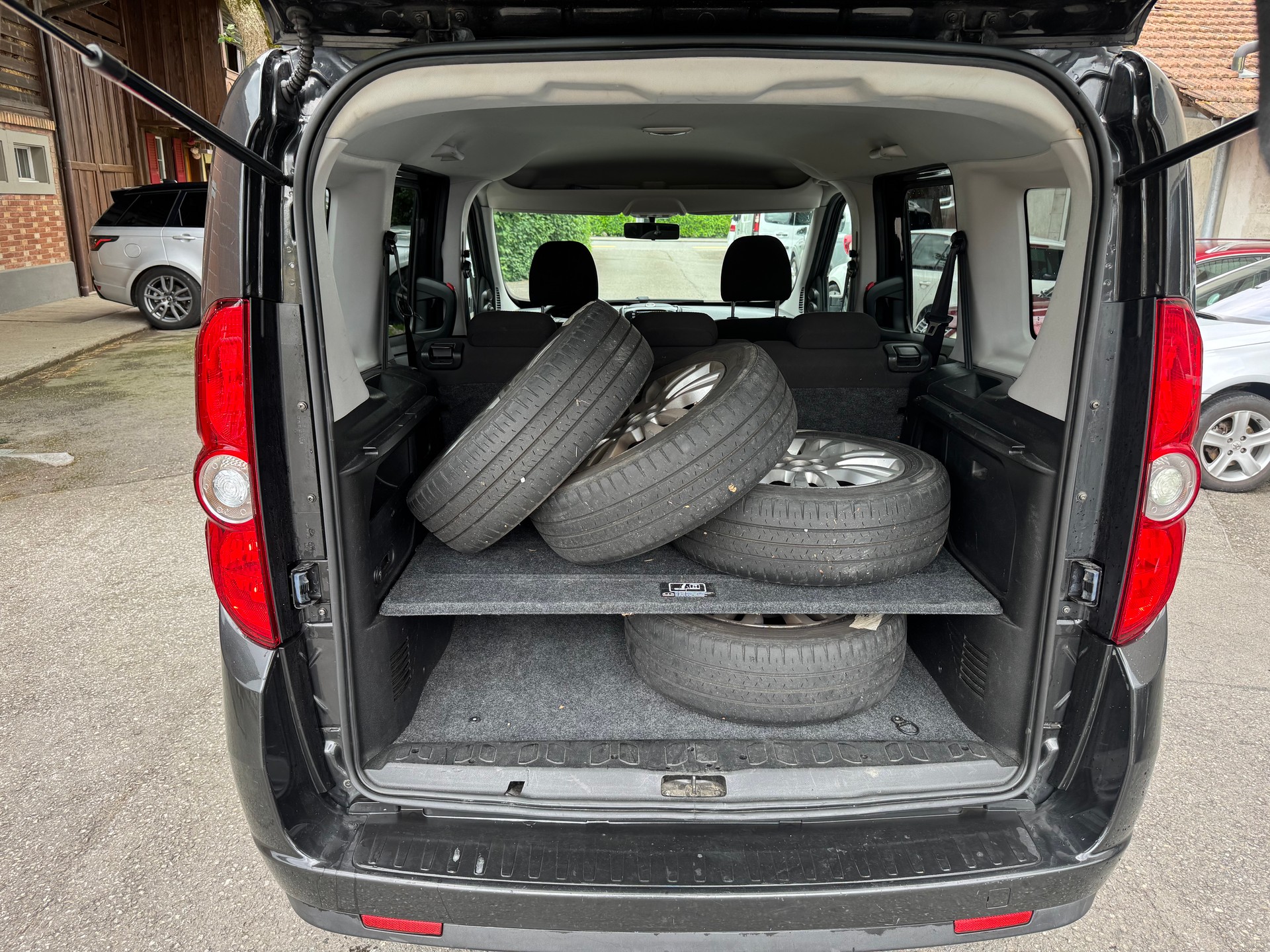 FIAT Doblò 2.0 JTD Dynamic-image-14