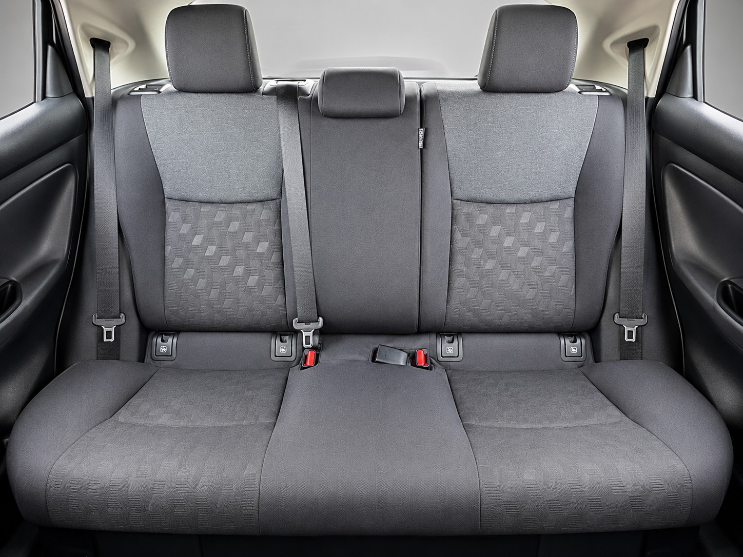TOYOTA Yaris 1.5 Comfort e-CVT VVTi-HSD SPORT-image-5