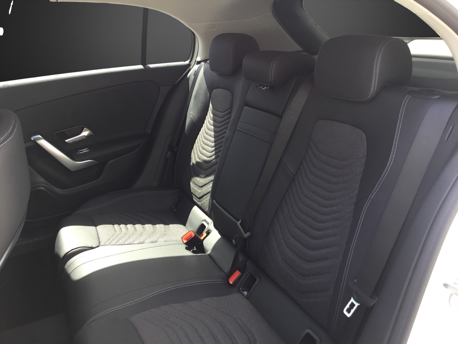 MERCEDES-BENZ A 220 4Matic 8G-DCT Progressive-image-11