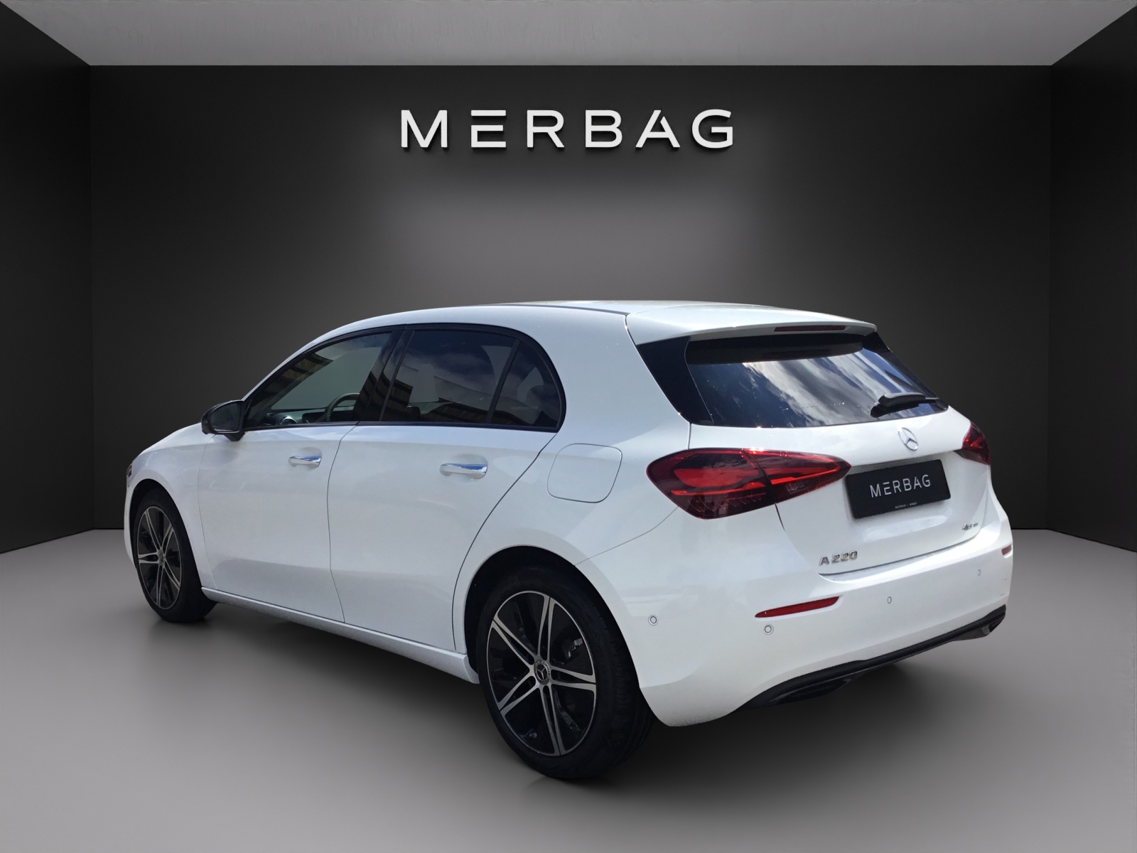 MERCEDES-BENZ A 220 4Matic 8G-DCT Progressive-image-3