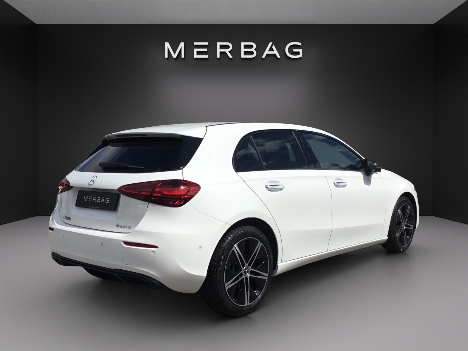 MERCEDES-BENZ A 220 4Matic 8G-DCT Progressive-image-5