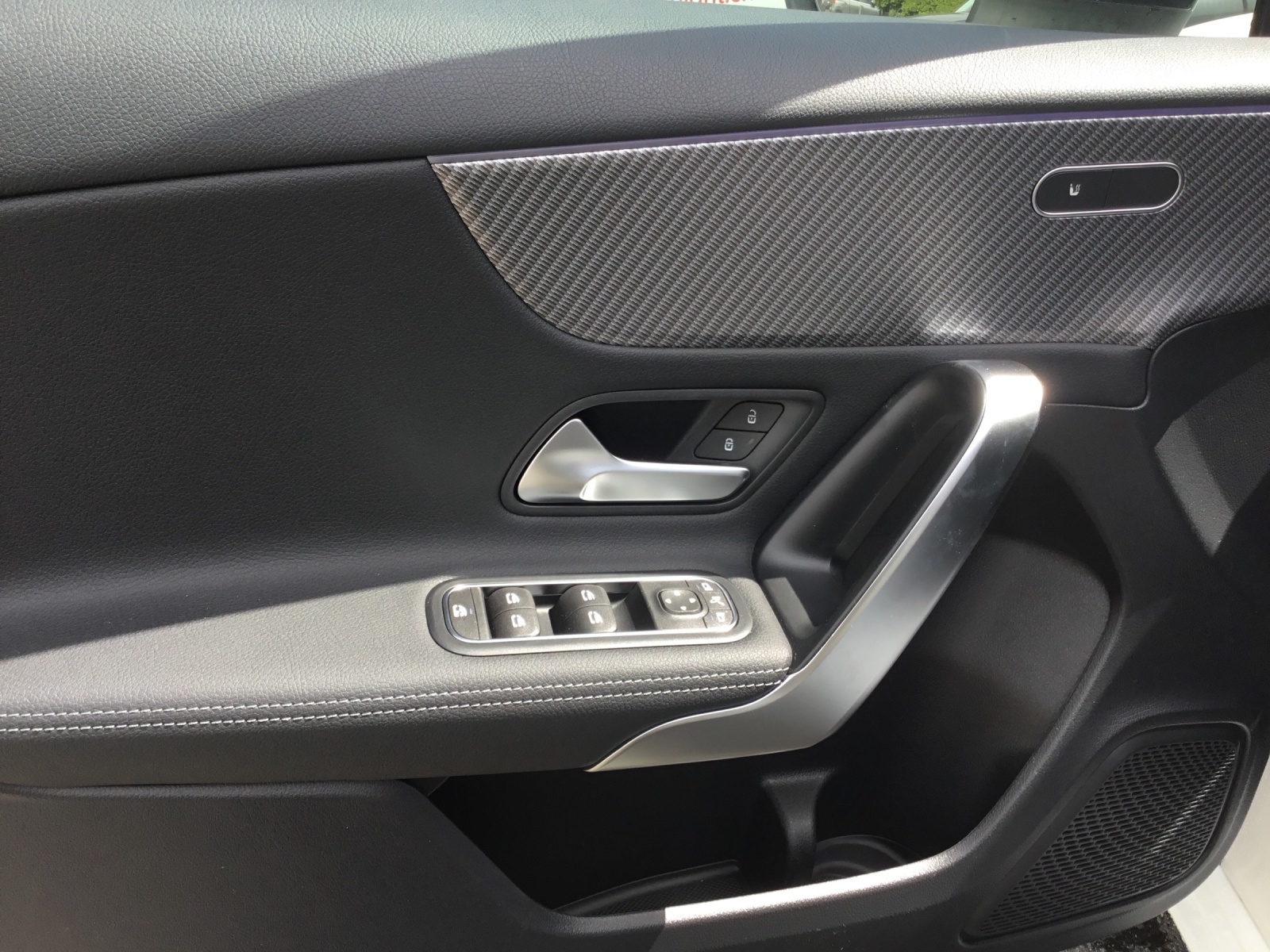 MERCEDES-BENZ A 220 4Matic 8G-DCT Progressive-image-12