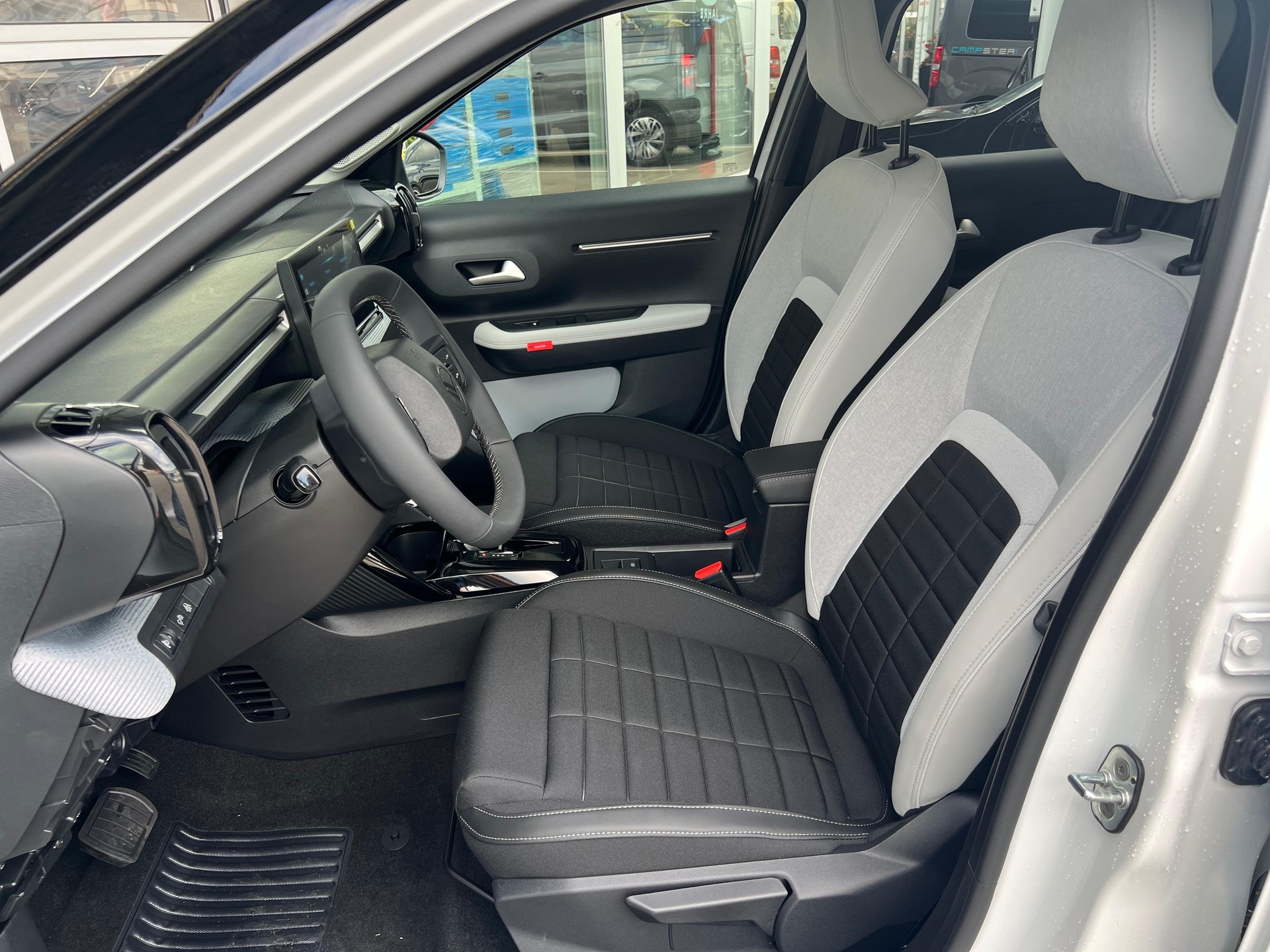 CITROEN C3 1.2 Hybrid Edition Tricolore-image-12