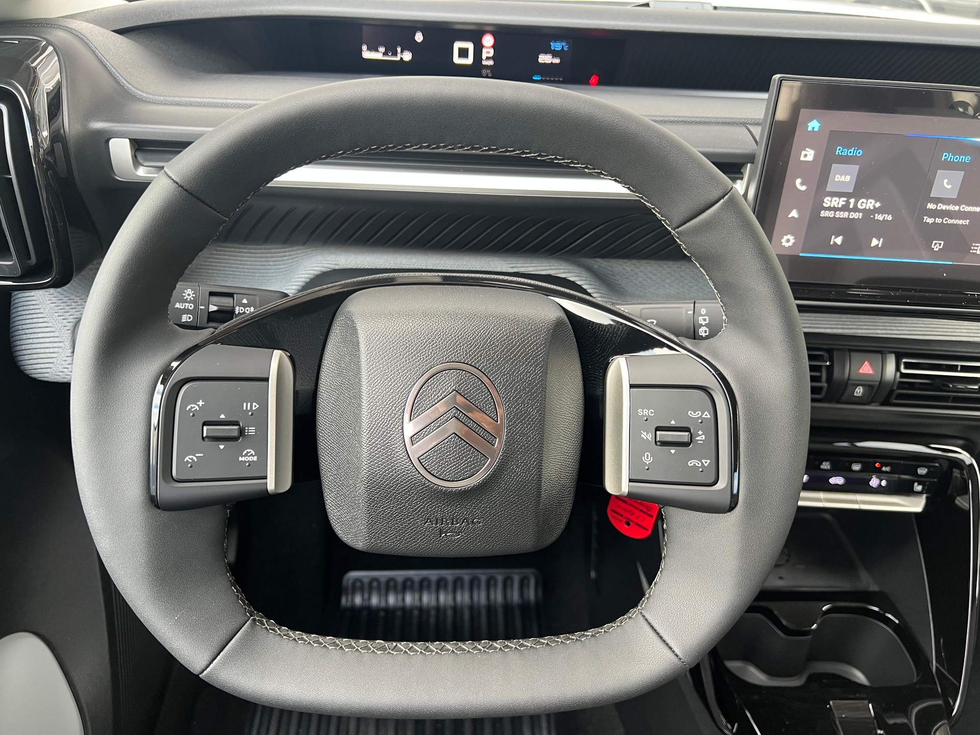 CITROEN C3 1.2 Hybrid Edition Tricolore-image-16