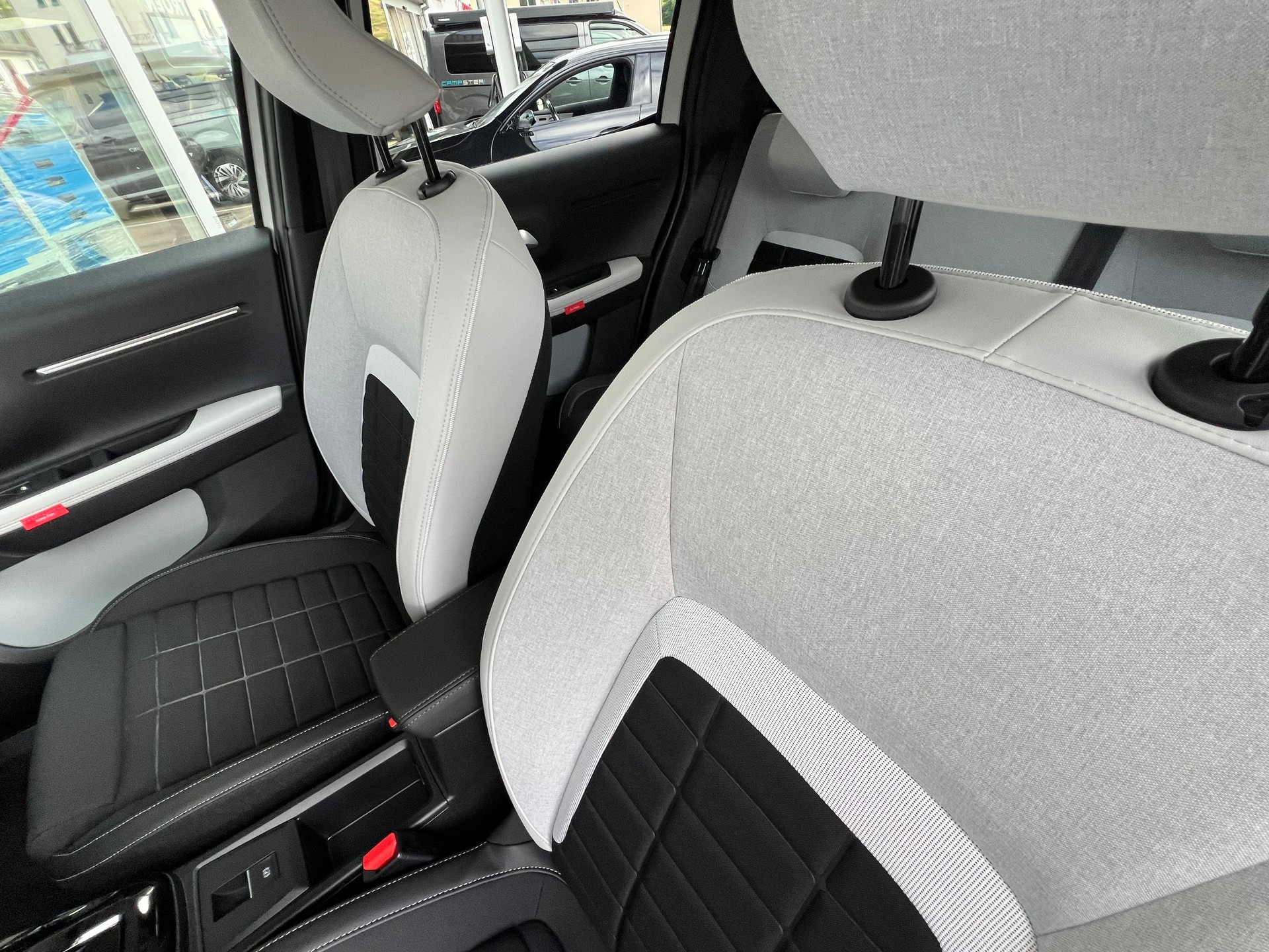 CITROEN C3 1.2 Hybrid Edition Tricolore-image-13