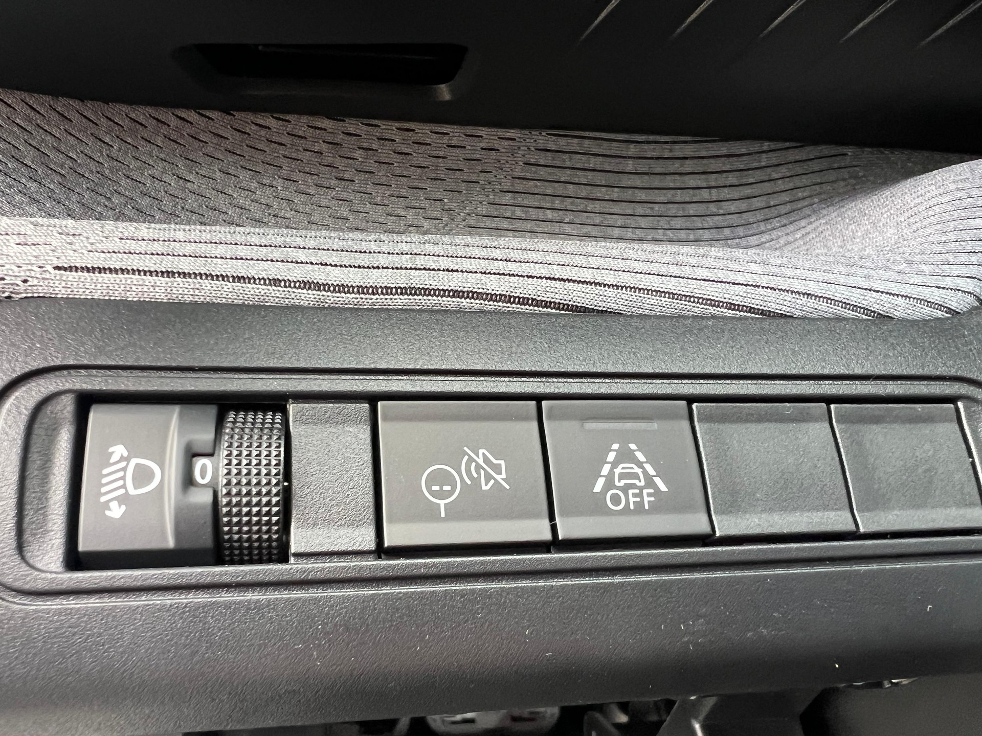 CITROEN C3 1.2 Hybrid Edition Tricolore-image-18