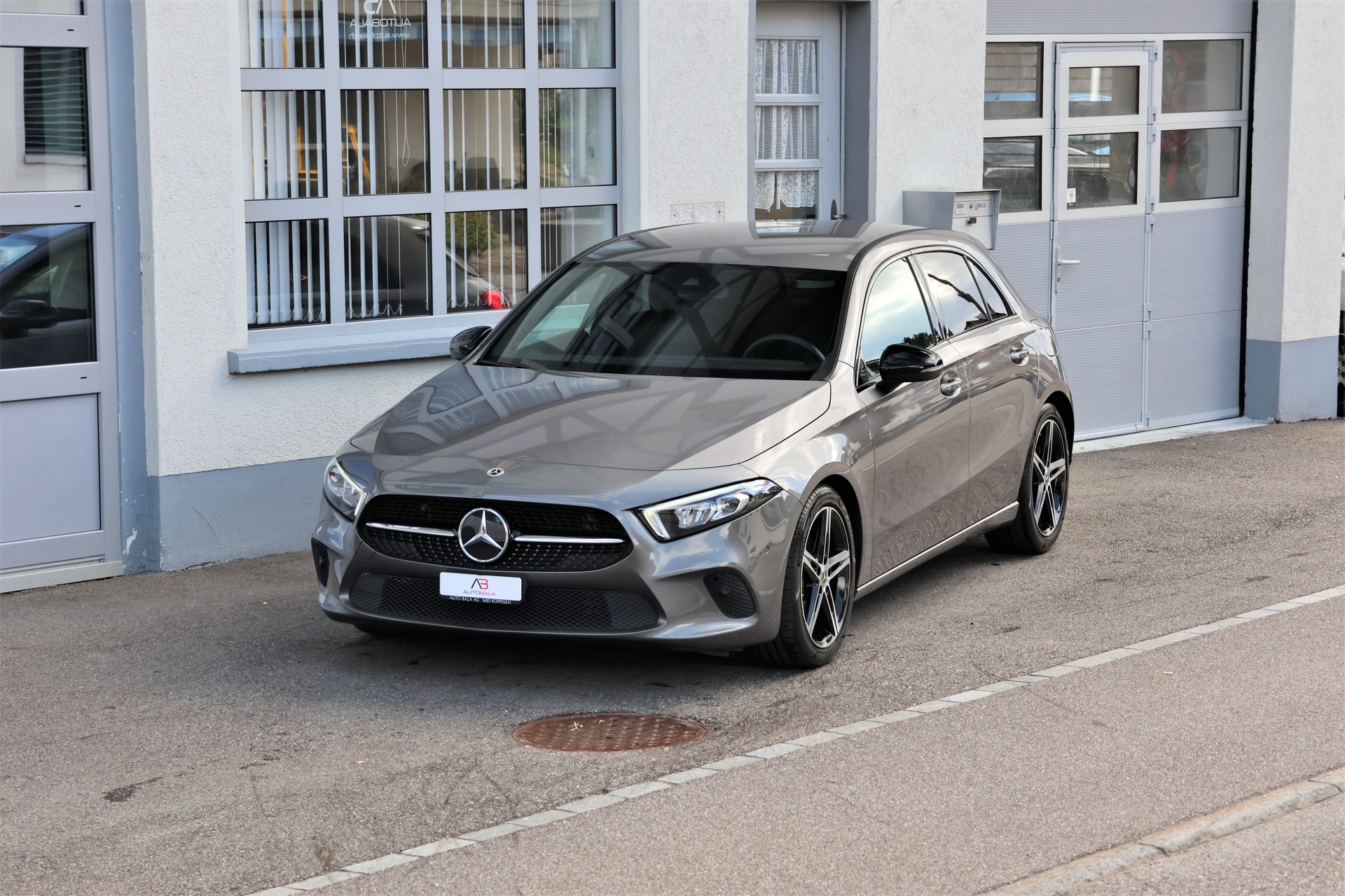 MERCEDES-BENZ A 180 Night Star 7G-DCT (CH)-image-0