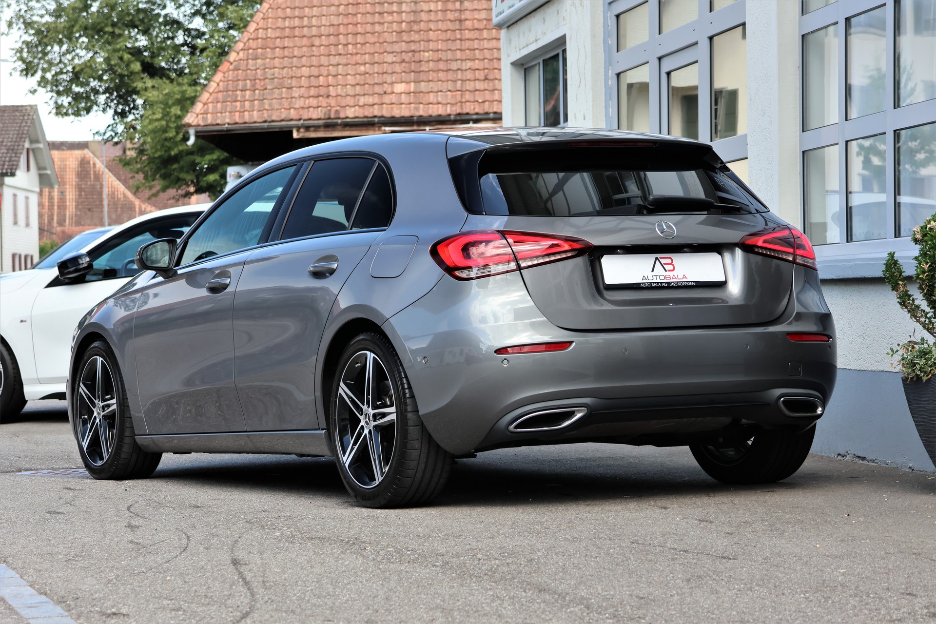 MERCEDES-BENZ A 180 Night Star 7G-DCT (CH)-image-2