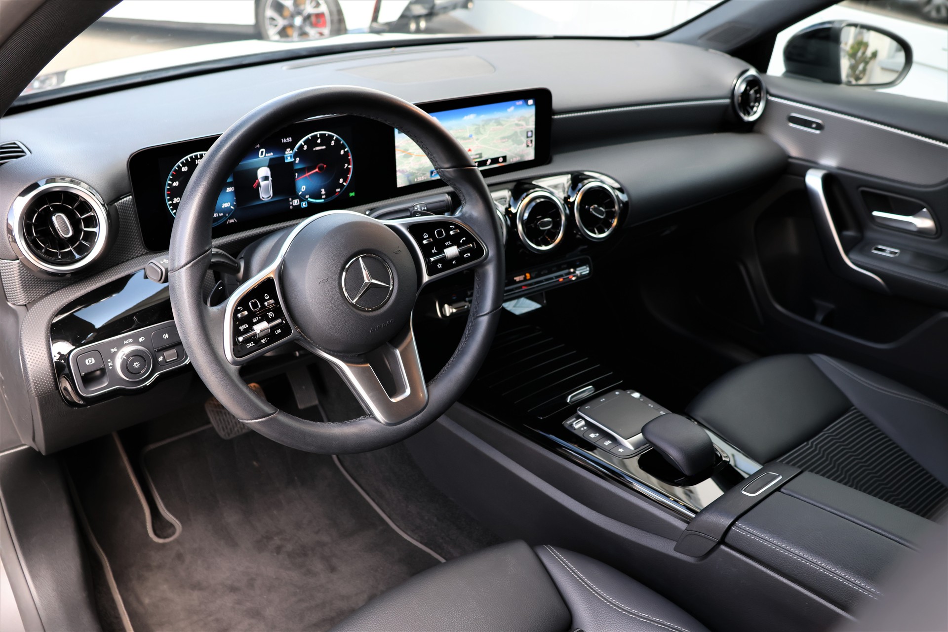 MERCEDES-BENZ A 180 Night Star 7G-DCT (CH)-image-8
