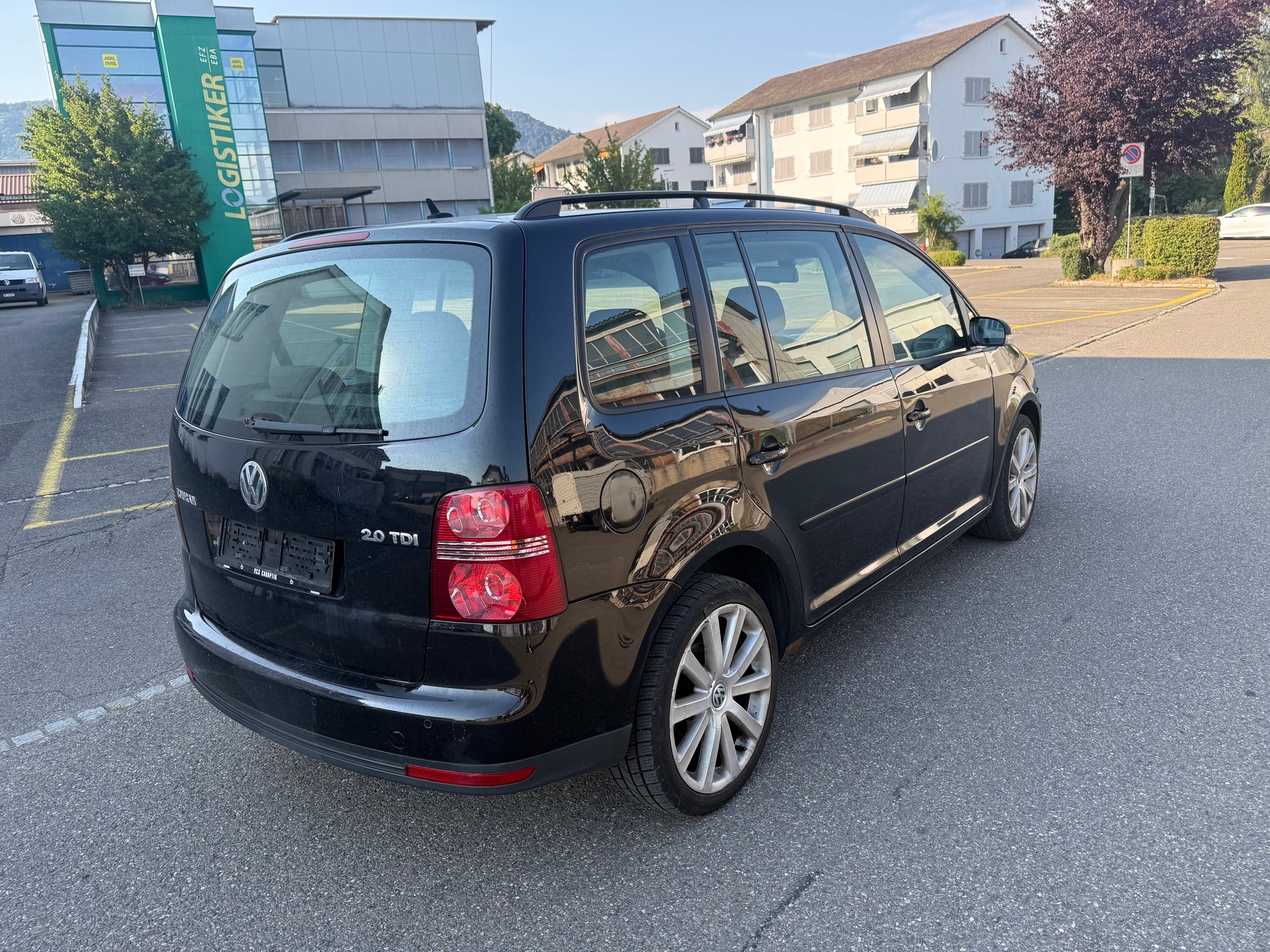VW Touran 2.0 TDI Highline-image-5