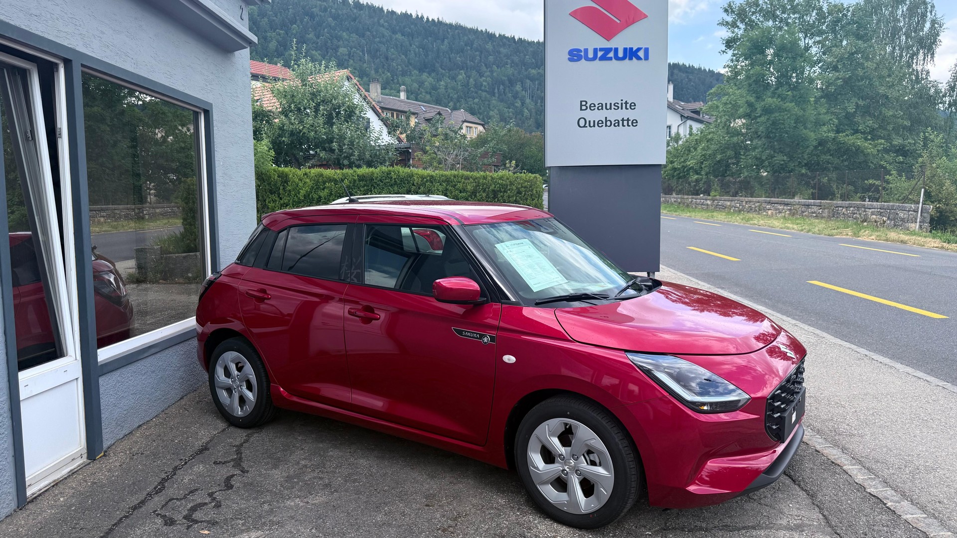 SUZUKI Swift 1.2 Sakura Hybrid-image-1