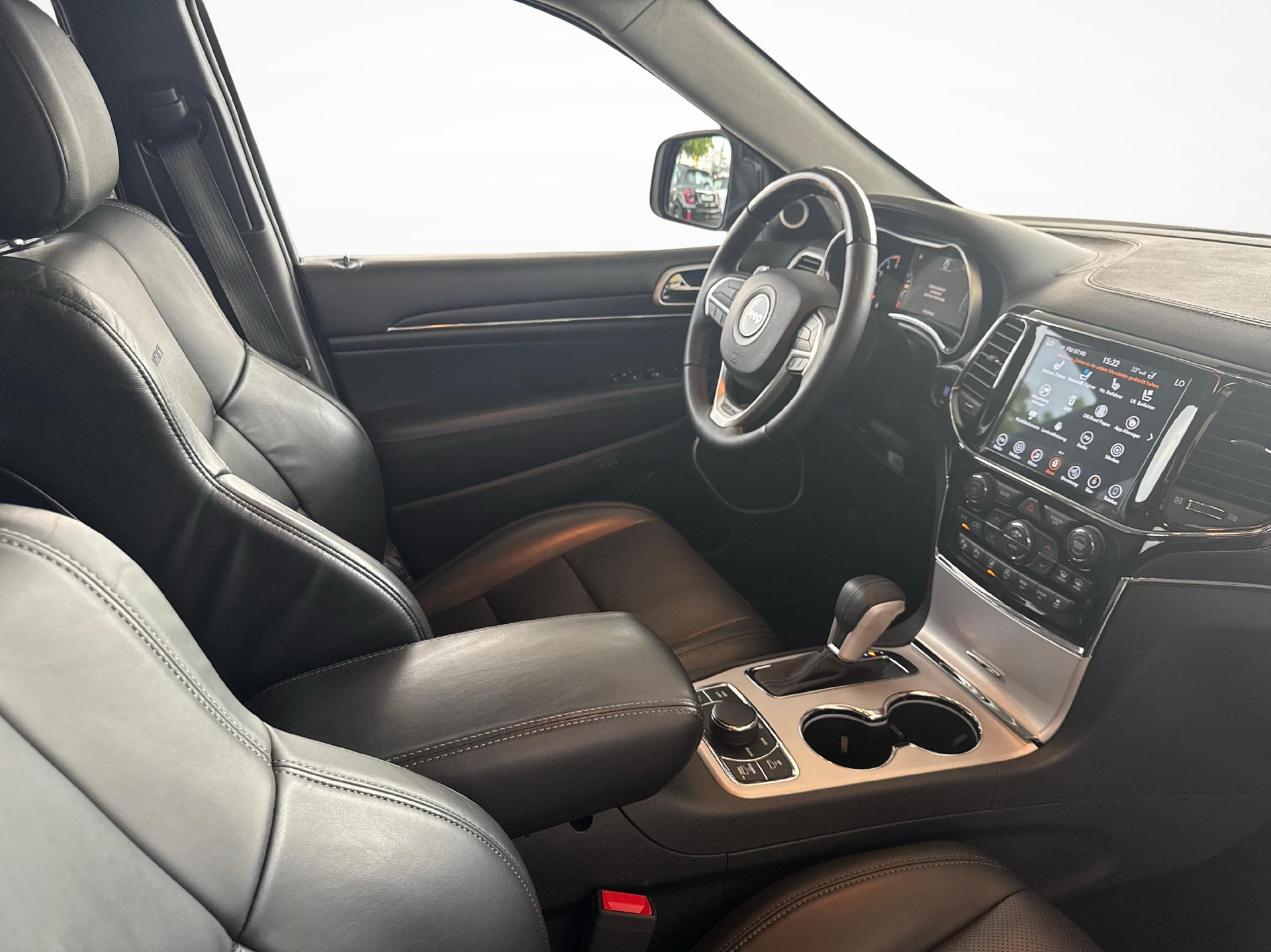 JEEP Grand Cherokee 3.0 CRD 250 Summit / ab 3,99% Leasing bei Abschluss einer Protect Autoversicherung-image-9