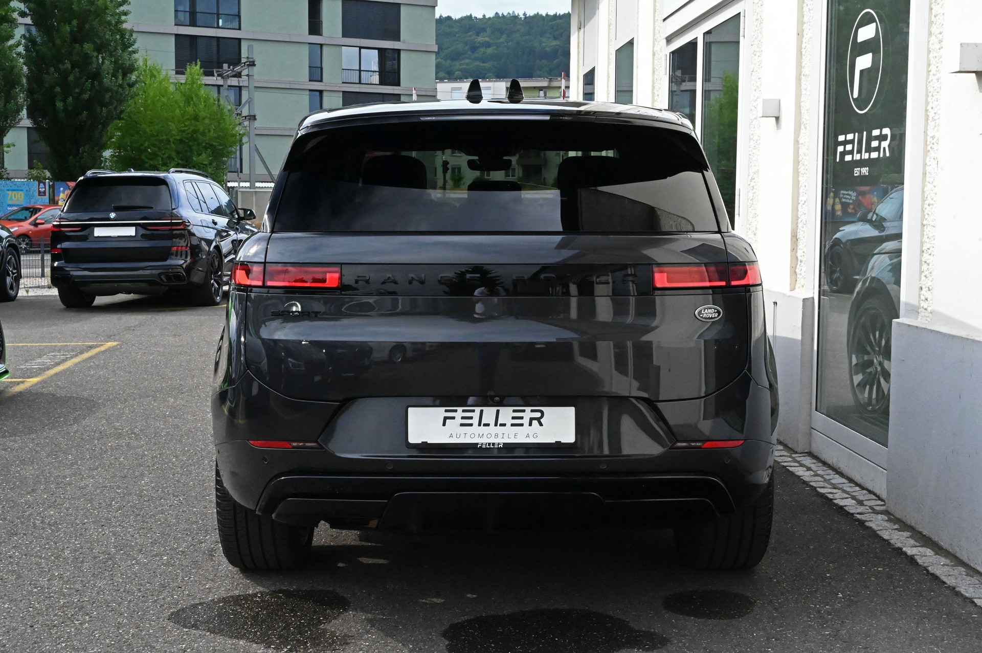 LAND ROVER Range Rover Sport D300 3.0 I6 Dynamic SE Automatic-image-8