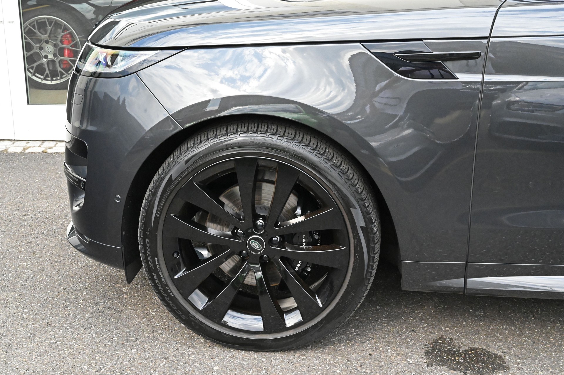 LAND ROVER Range Rover Sport D300 3.0 I6 Dynamic SE Automatic-image-4