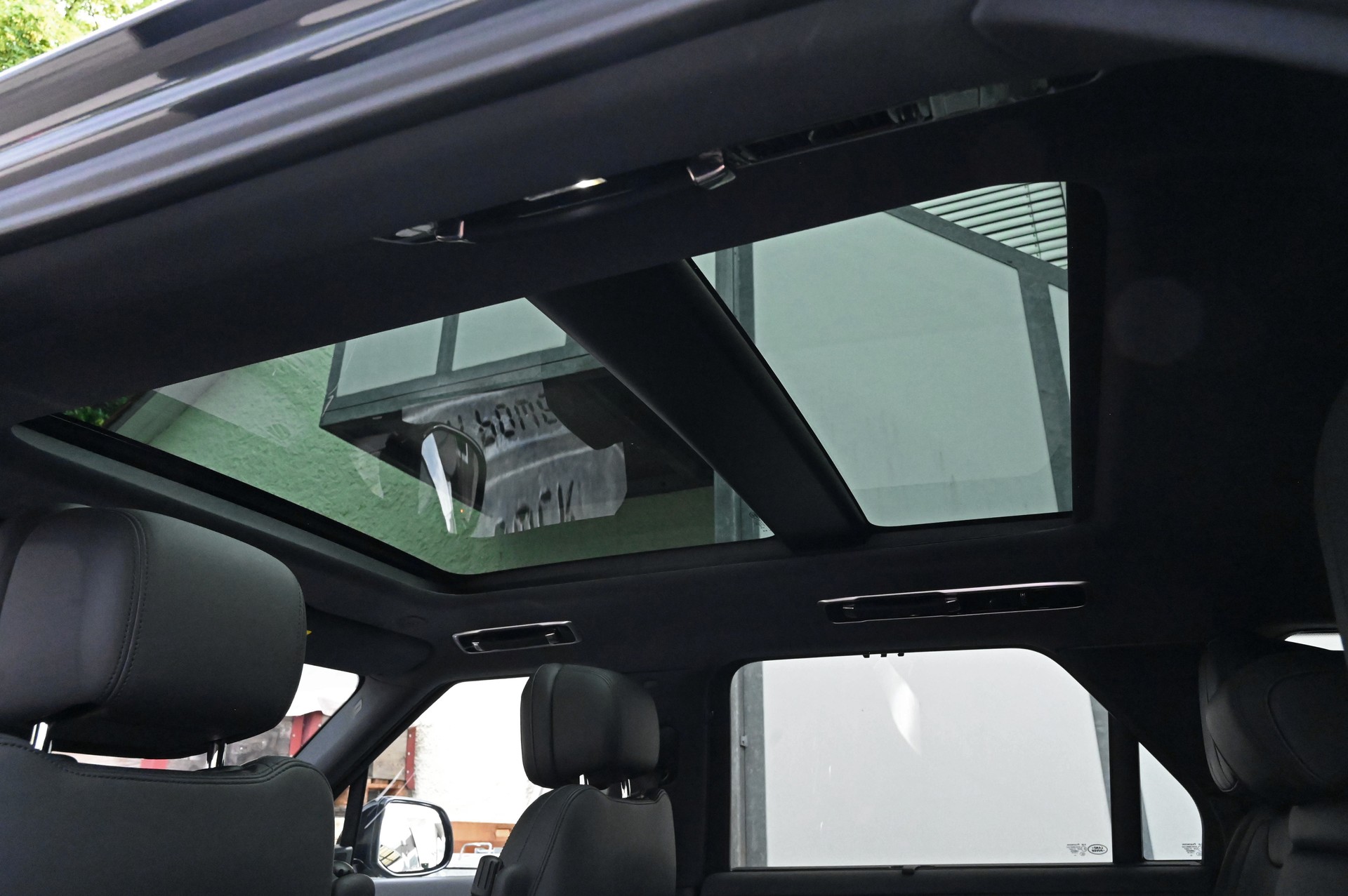 LAND ROVER Range Rover Sport D300 3.0 I6 Dynamic SE Automatic-image-17