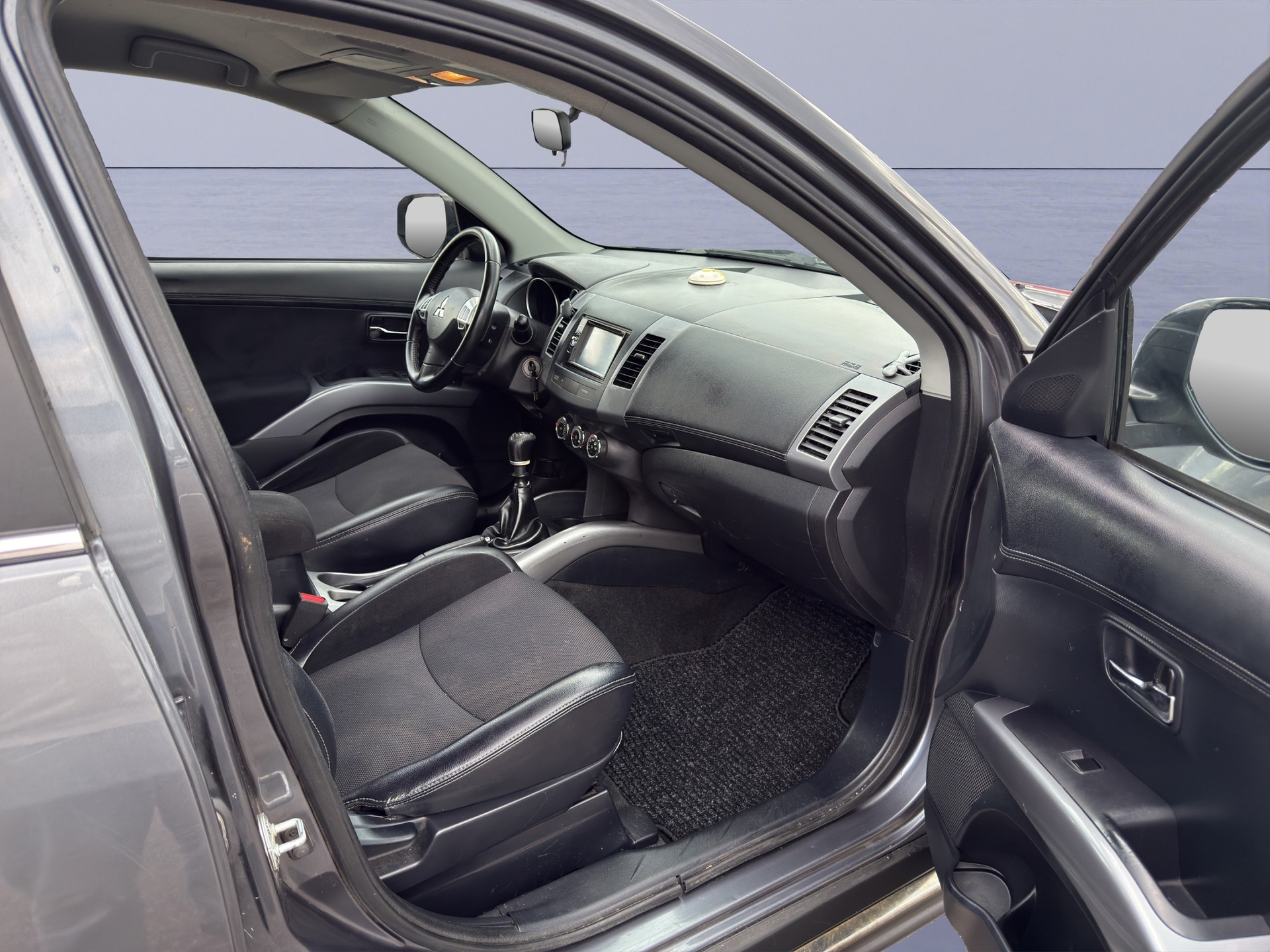 MITSUBISHI Outlander 2.2 DID Inform 4WD-image-8